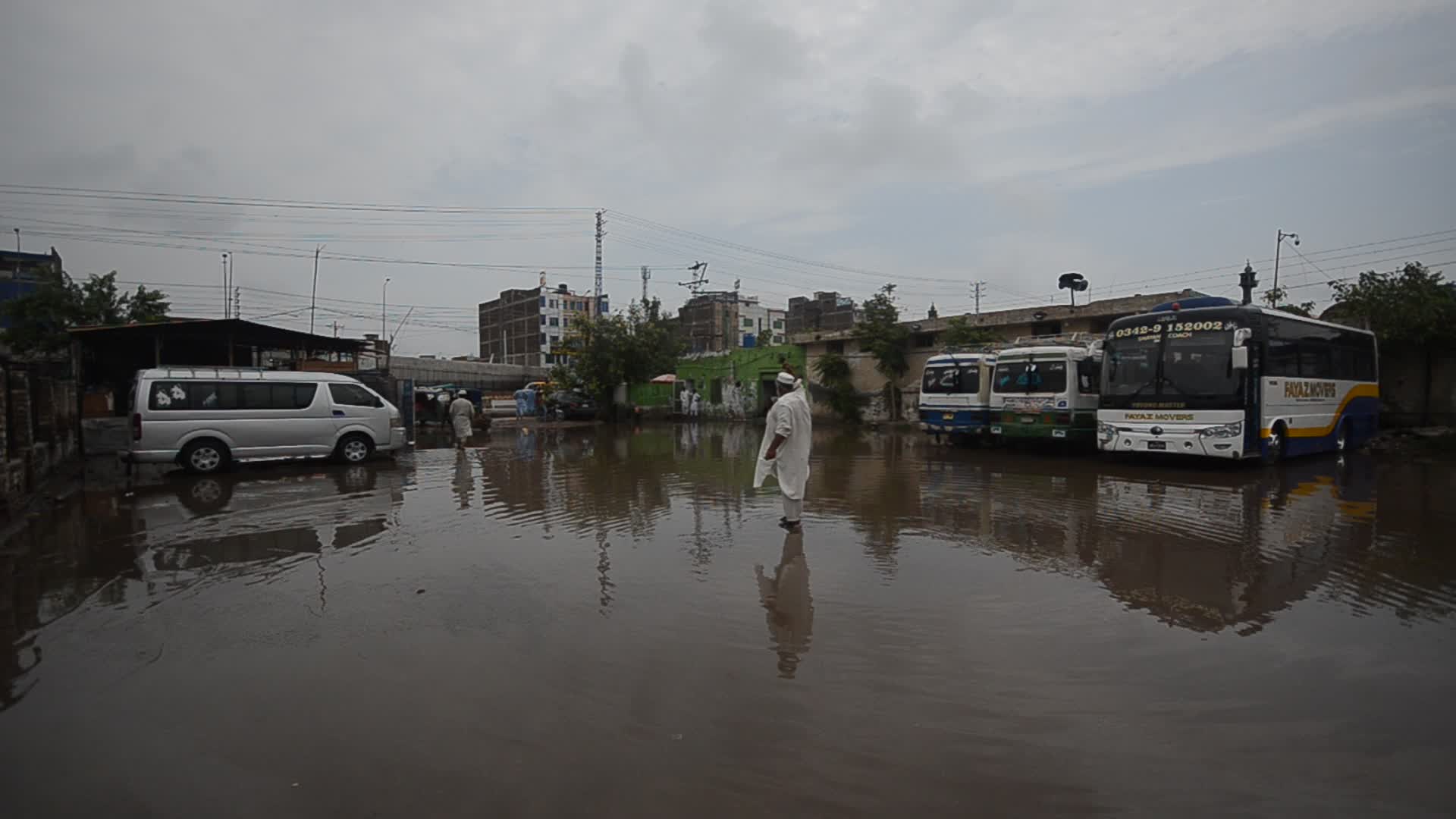 Rainstorms hit Pakistani city of Peshawar
