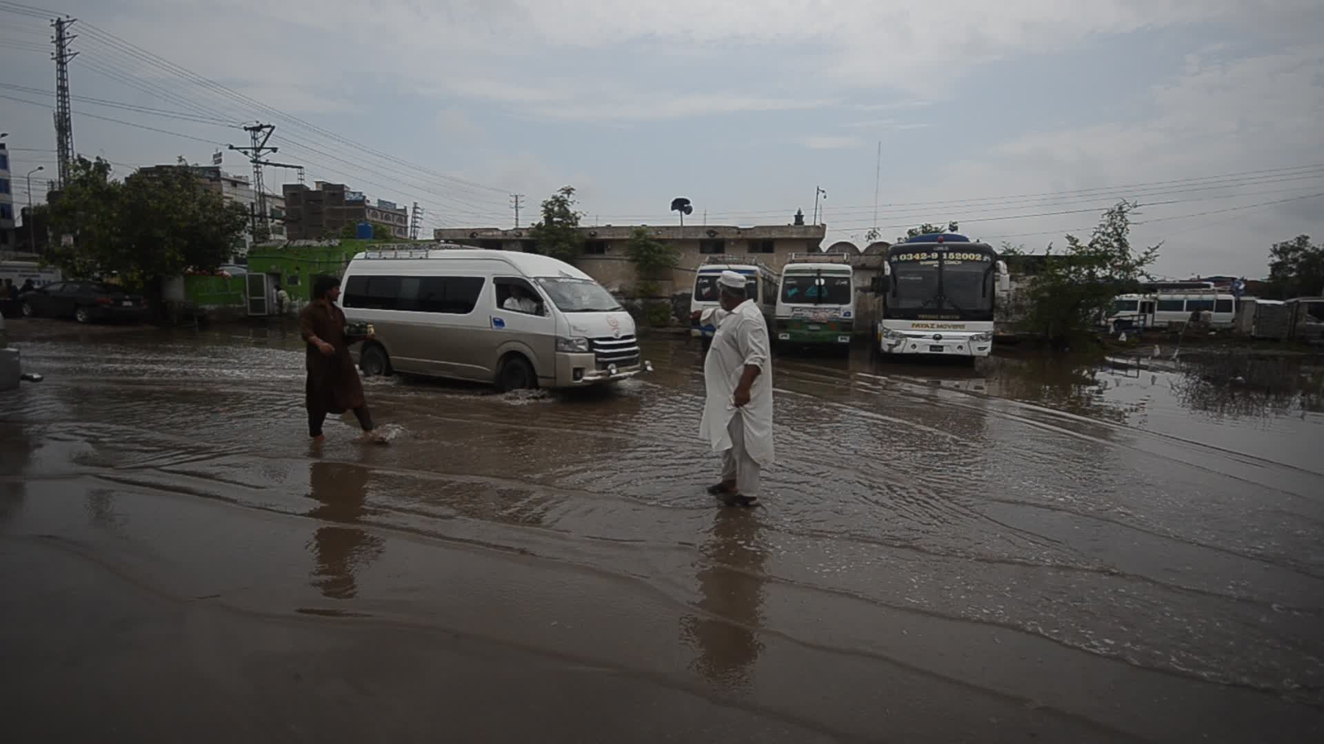 Rainstorms hit Pakistani city of Peshawar
