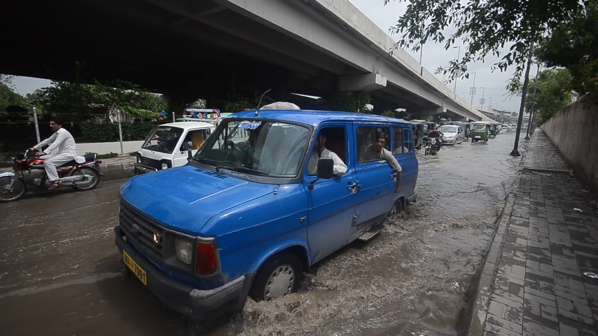 Rainstorms hit Pakistani city of Peshawar
