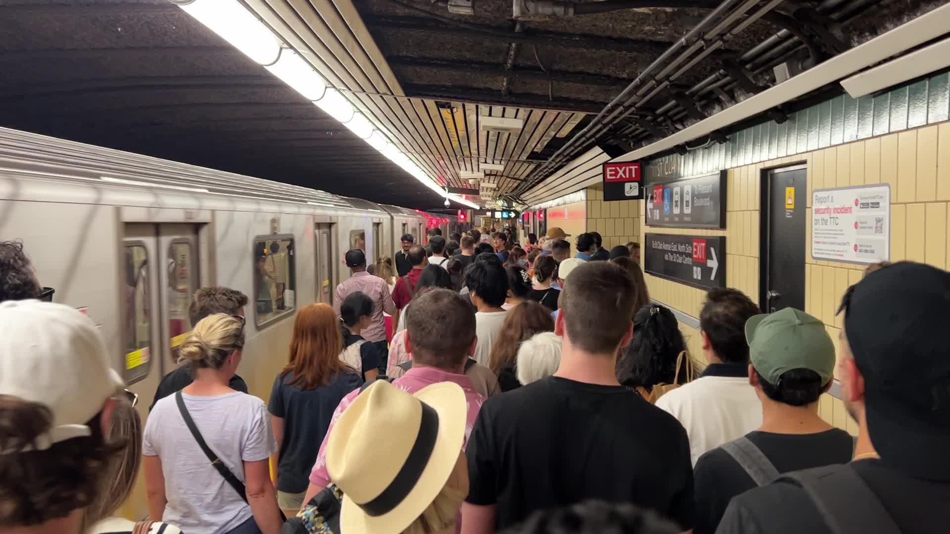 Subway work leads to chaos in Toronto