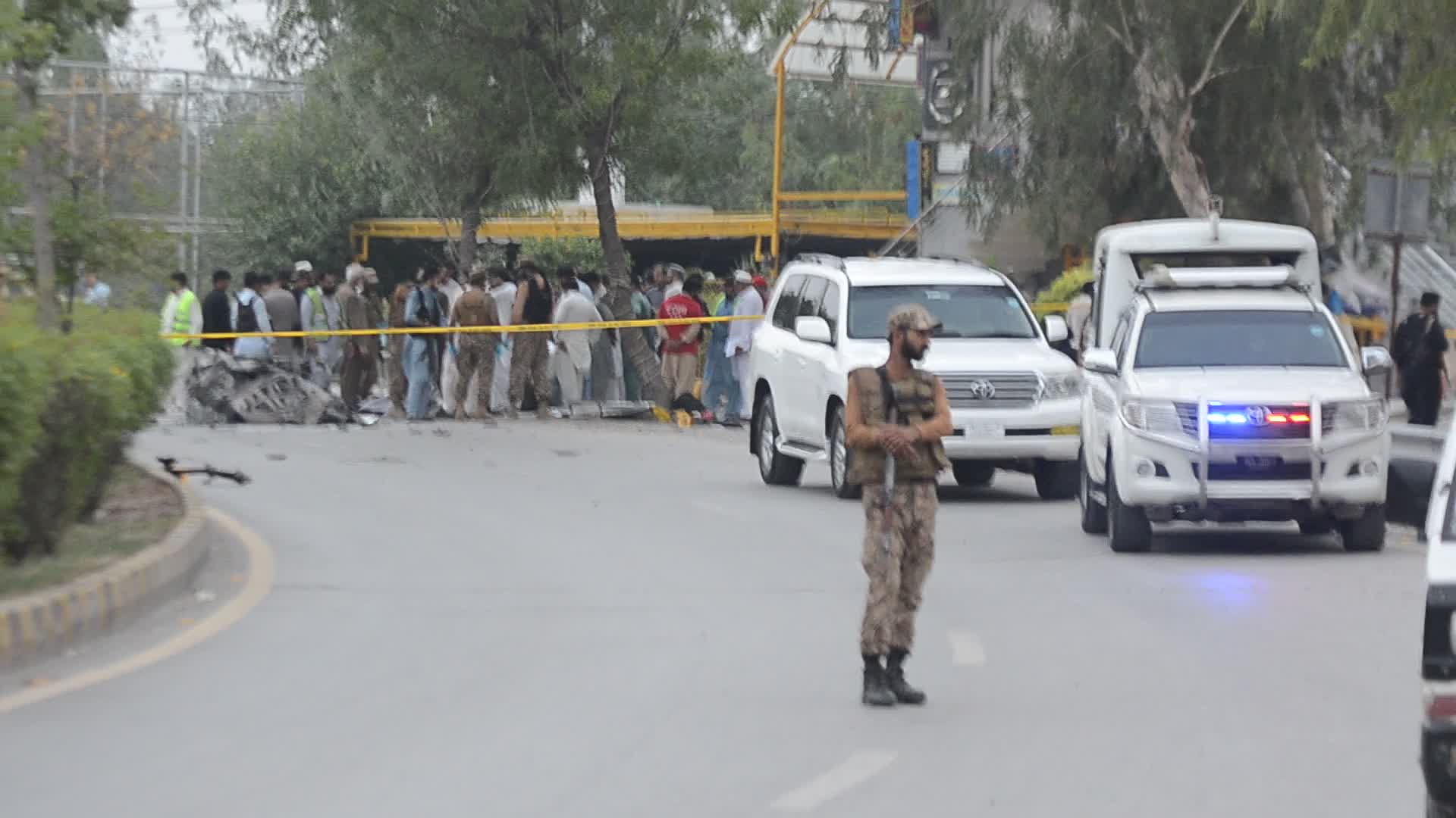 Blast targets paramilitary FC convoy in Peshawar
