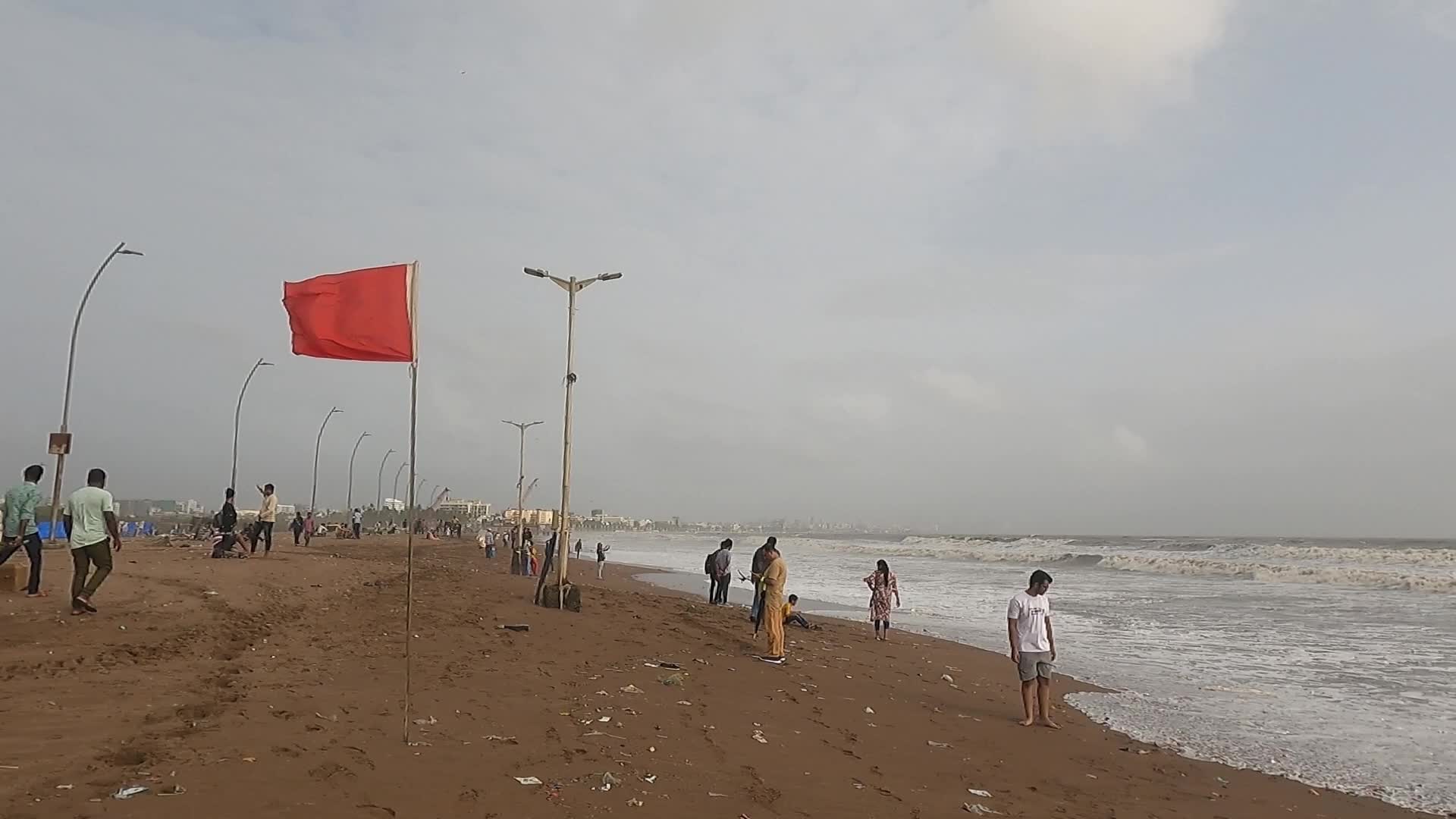 Daily Life In Mumbai