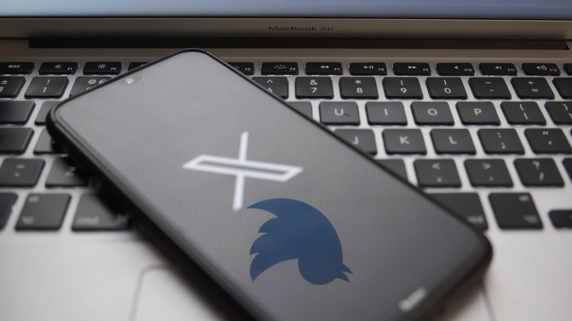 Elon Musk Changes Twitter Bird Logo To X