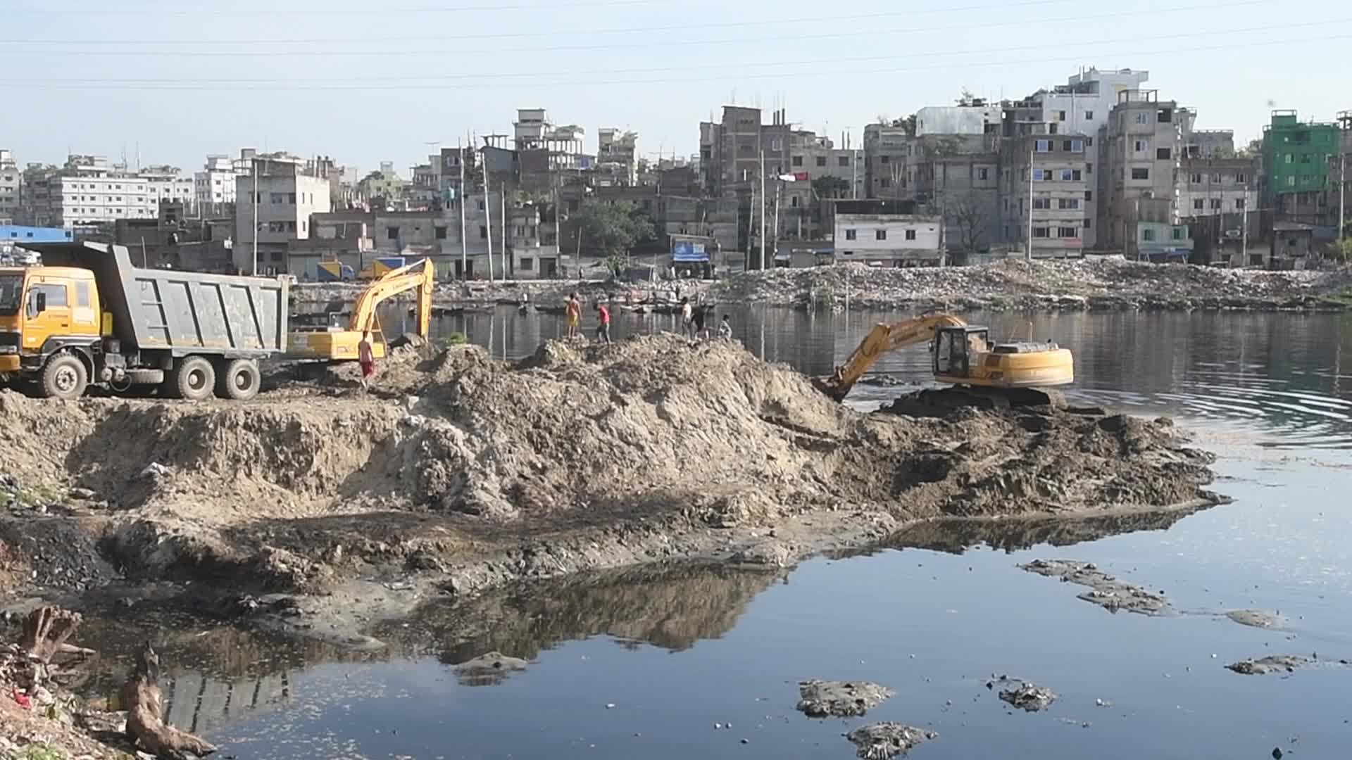 River pollution in Dhaka