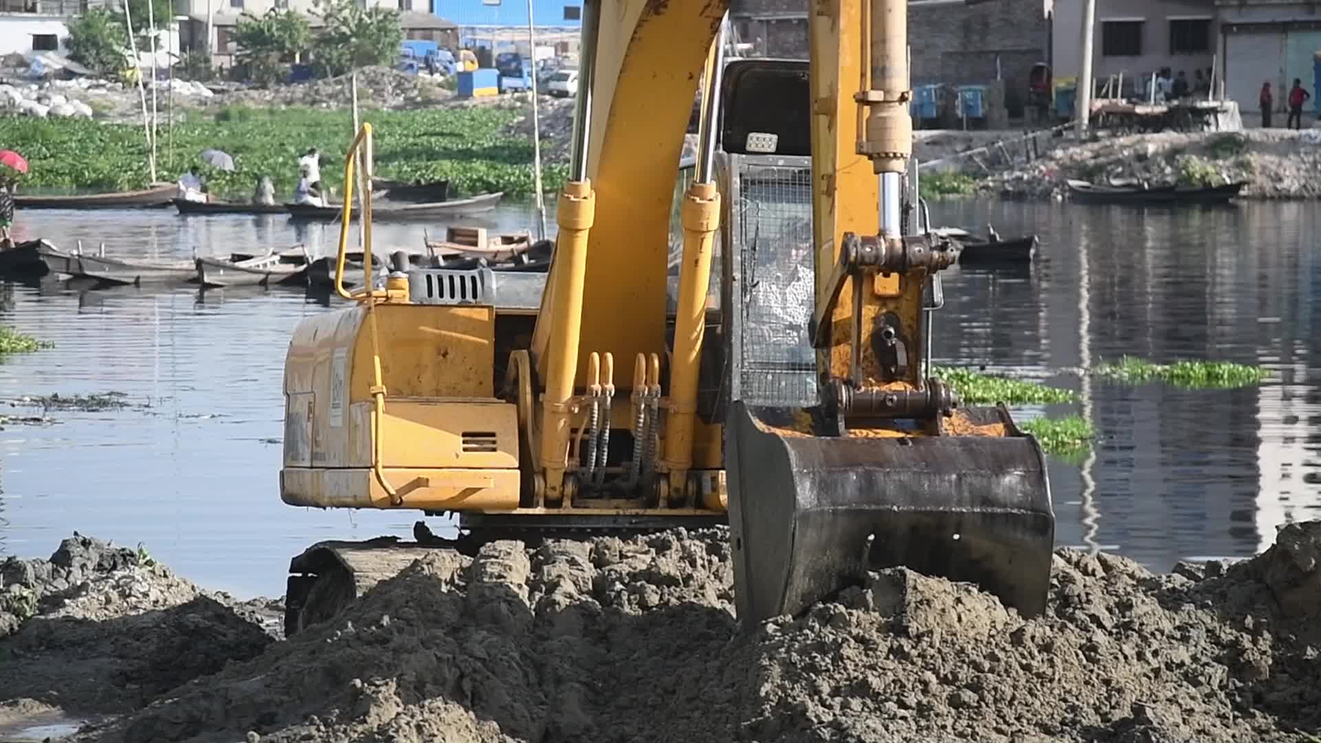 River pollution in Dhaka