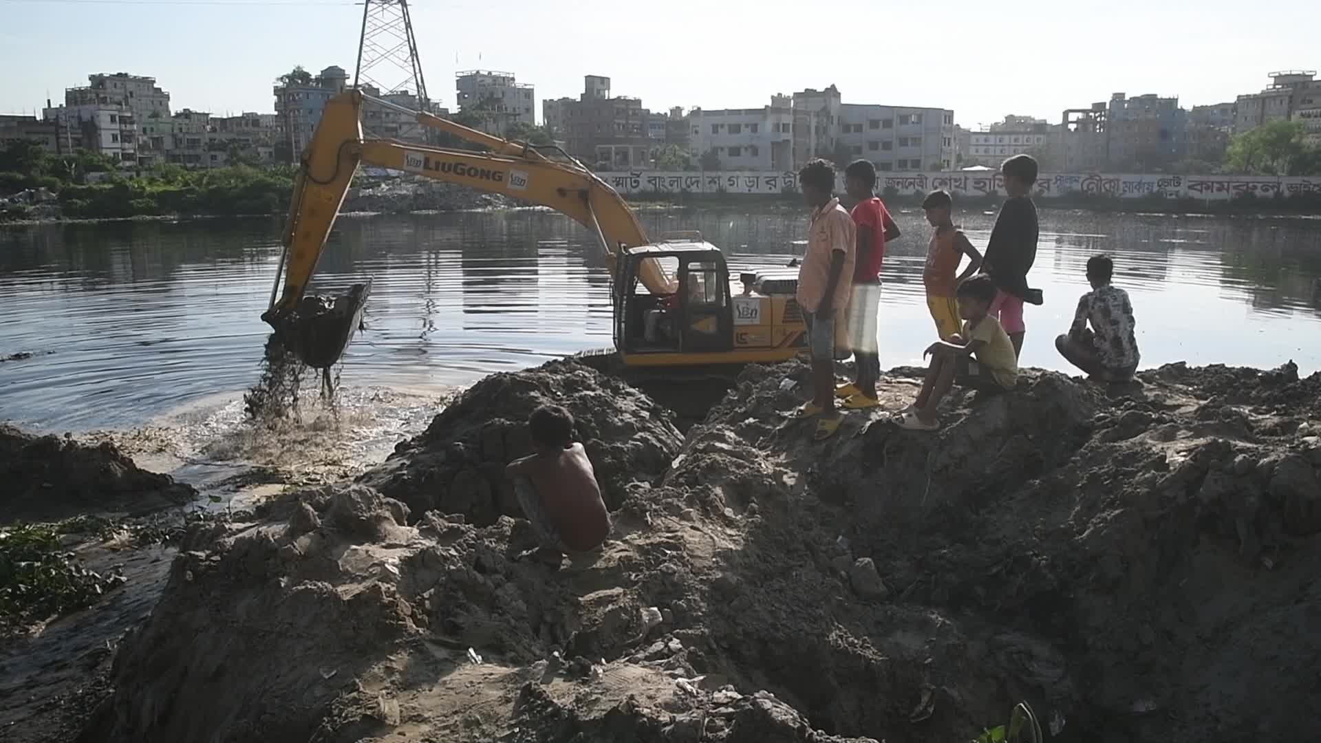 River pollution in Dhaka