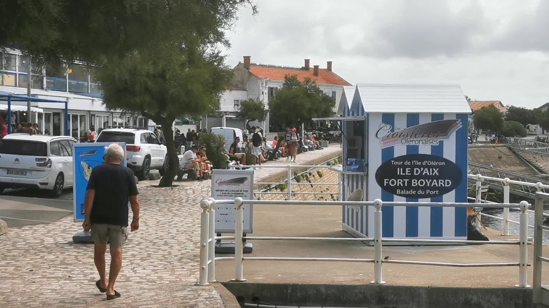 Daily life in the touristic island of Oleron in France