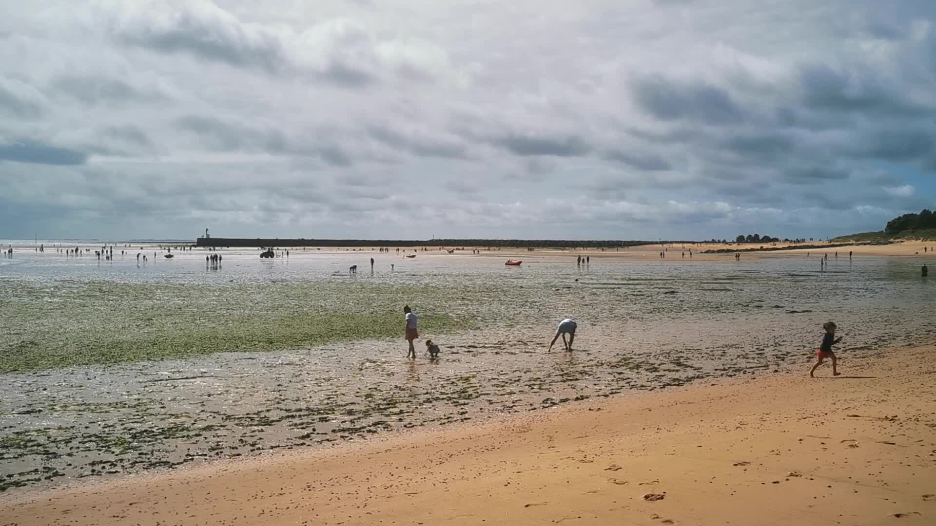 Daily life in the touristic island of Oleron in France