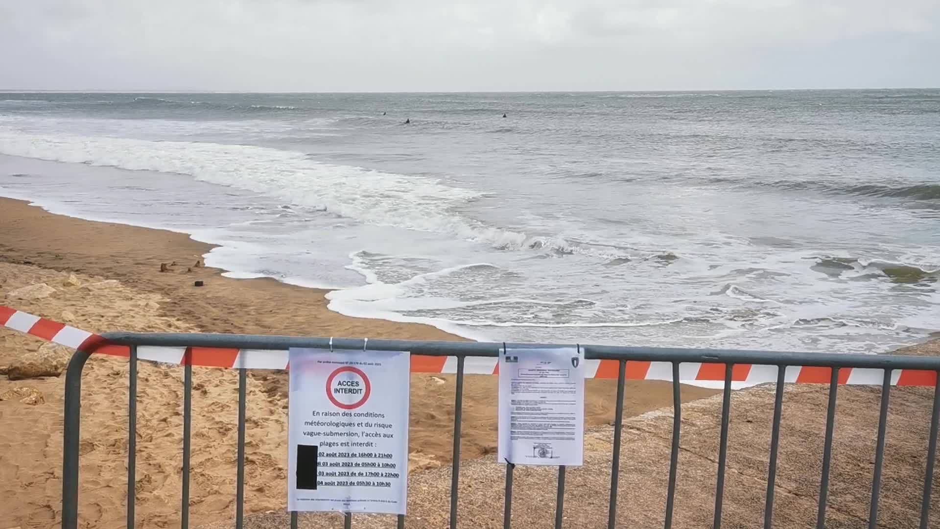 Forbidden beaches due to the strong tides tide in France