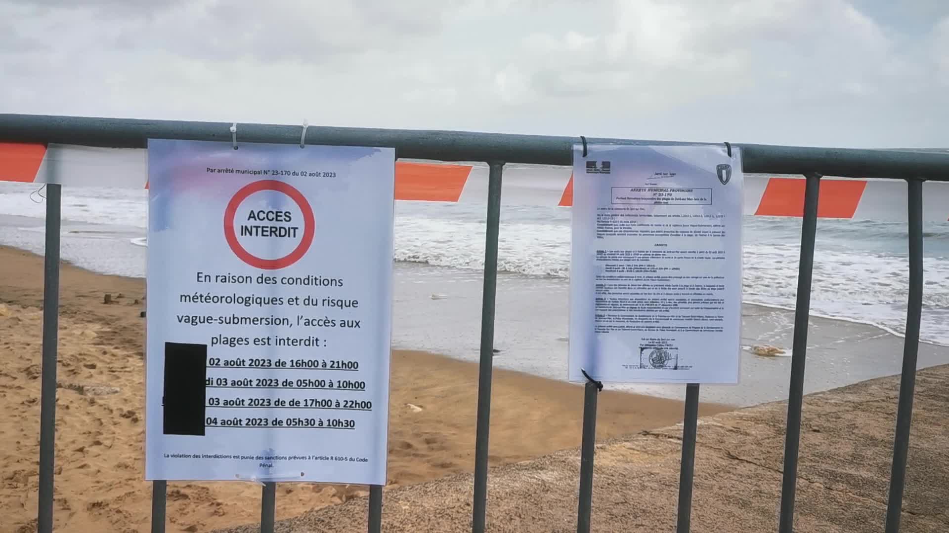 Forbidden beaches due to the strong tides tide in France