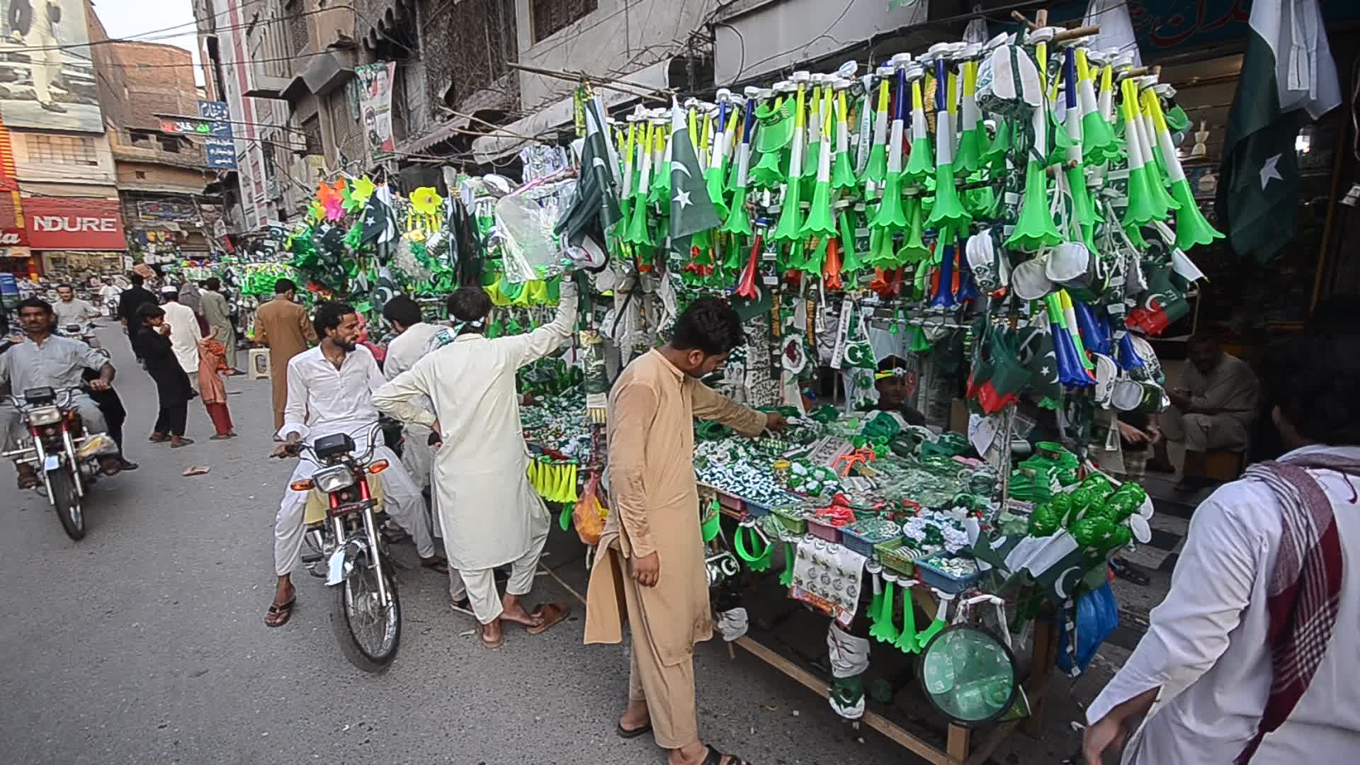 Preparations for Independence Day celebrations in Peshawar
