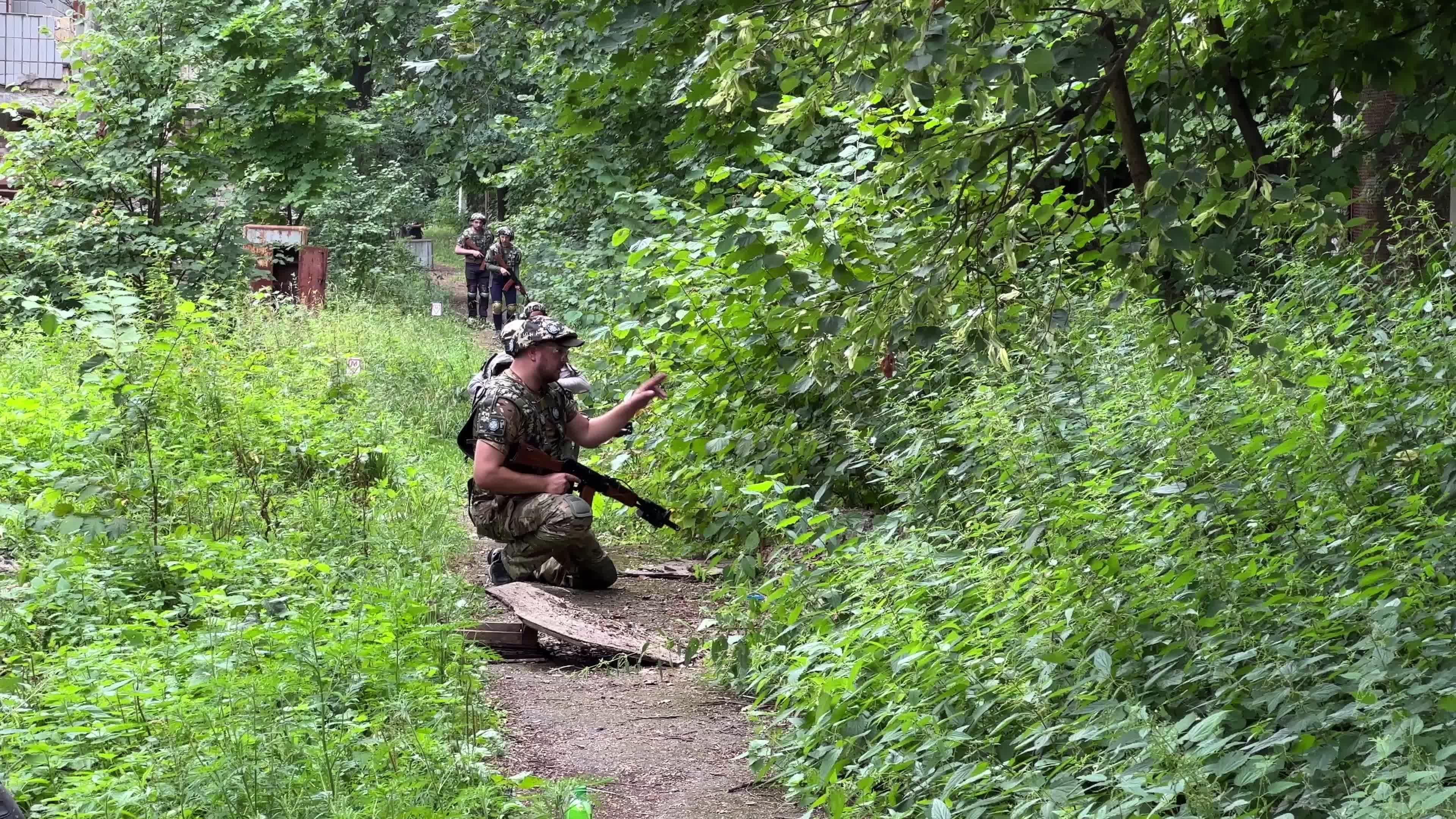Civilians of Ukraine during a five-day training course for national resistance 