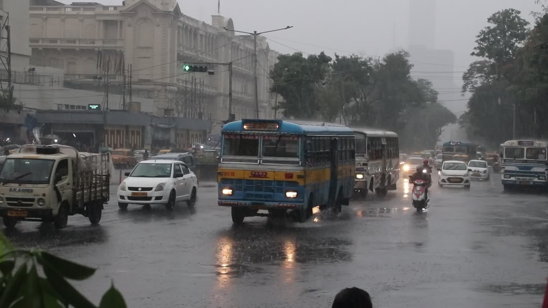 Heavy Rain In Kolkata, India