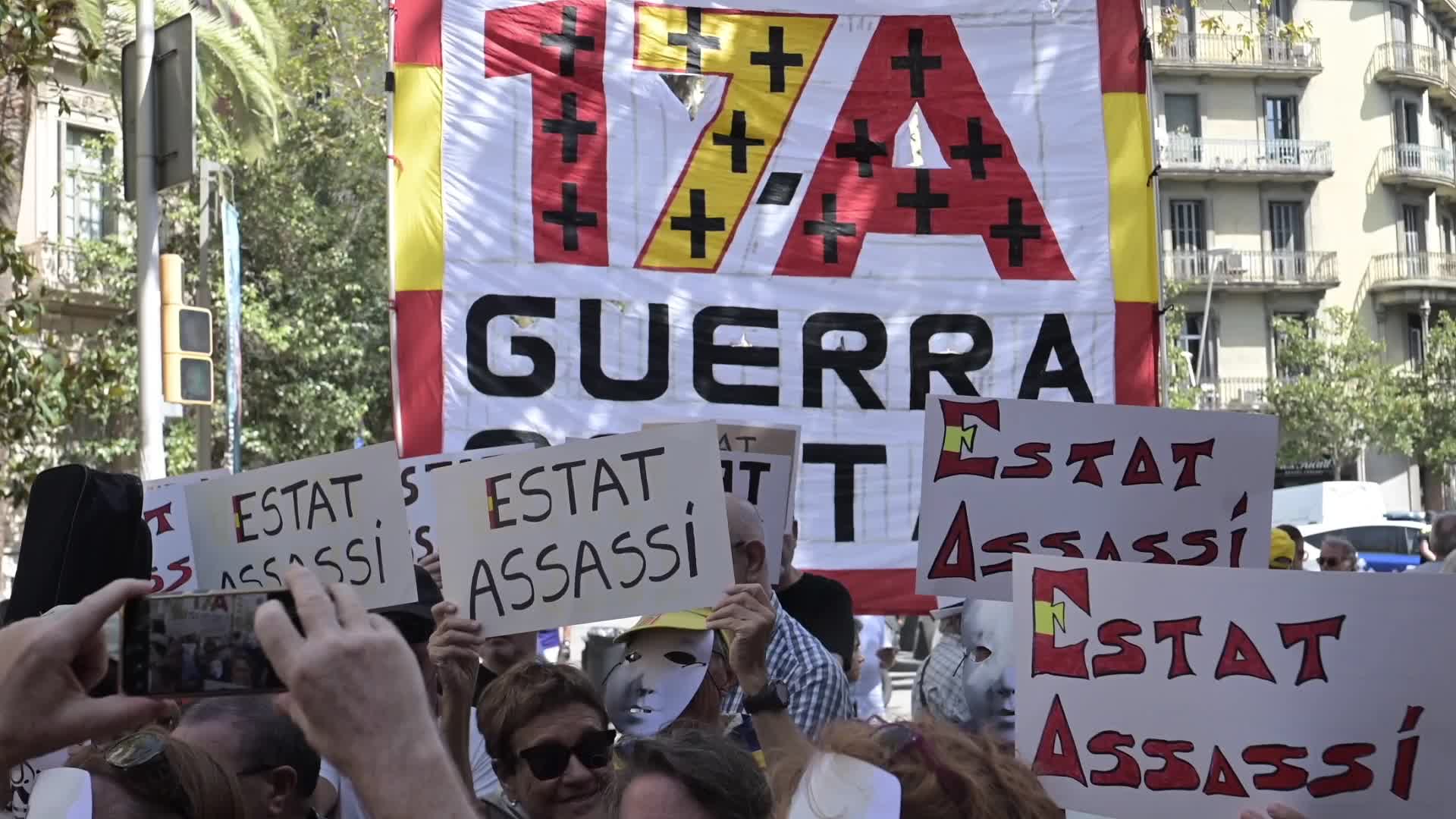 Protest at the Delegation of the Spanish government in Barcelona to demand the truth about the attacks of August 17, 2017