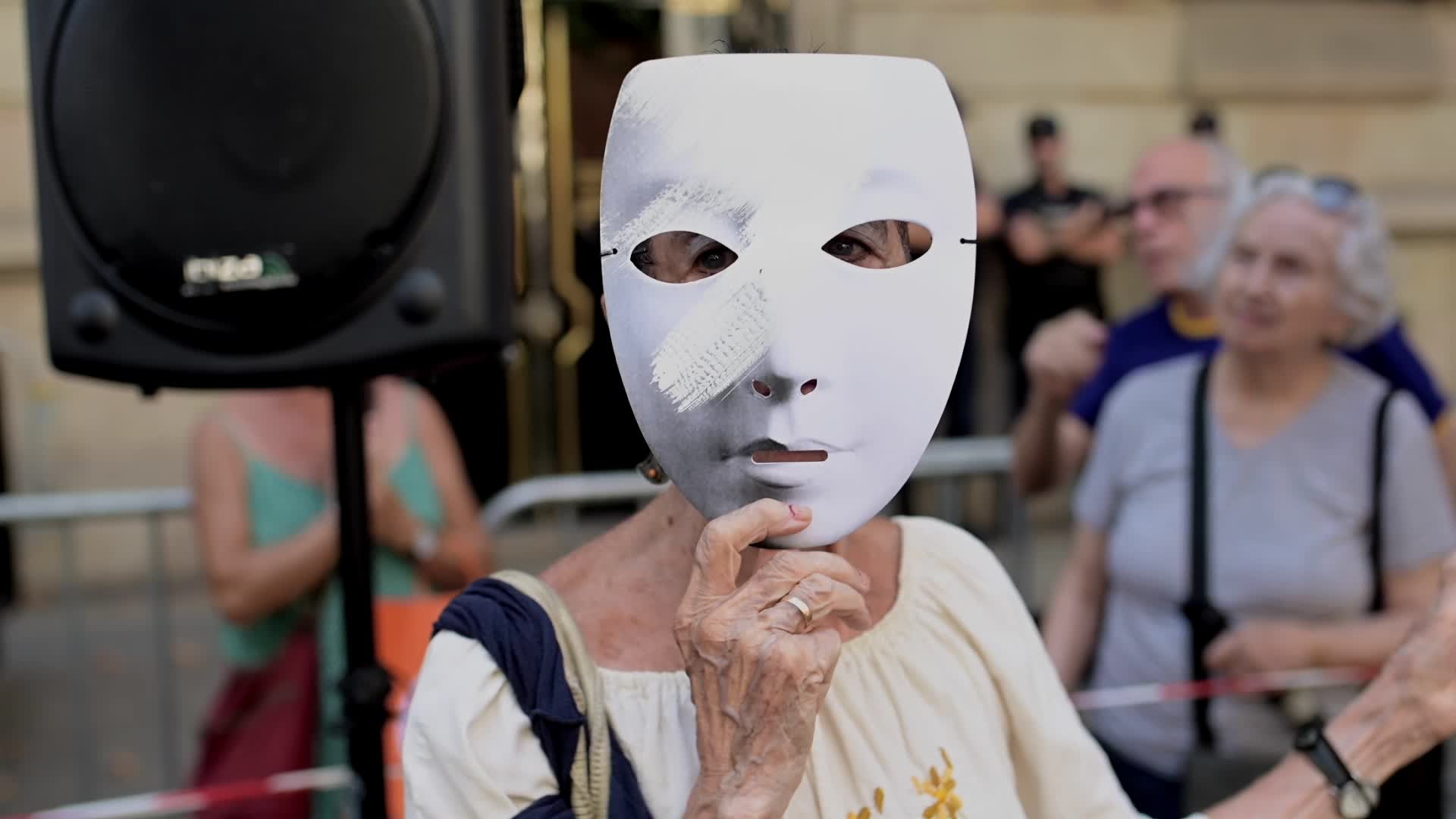 Protest at the Delegation of the Spanish government in Barcelona to demand the truth about the attacks of August 17, 2017