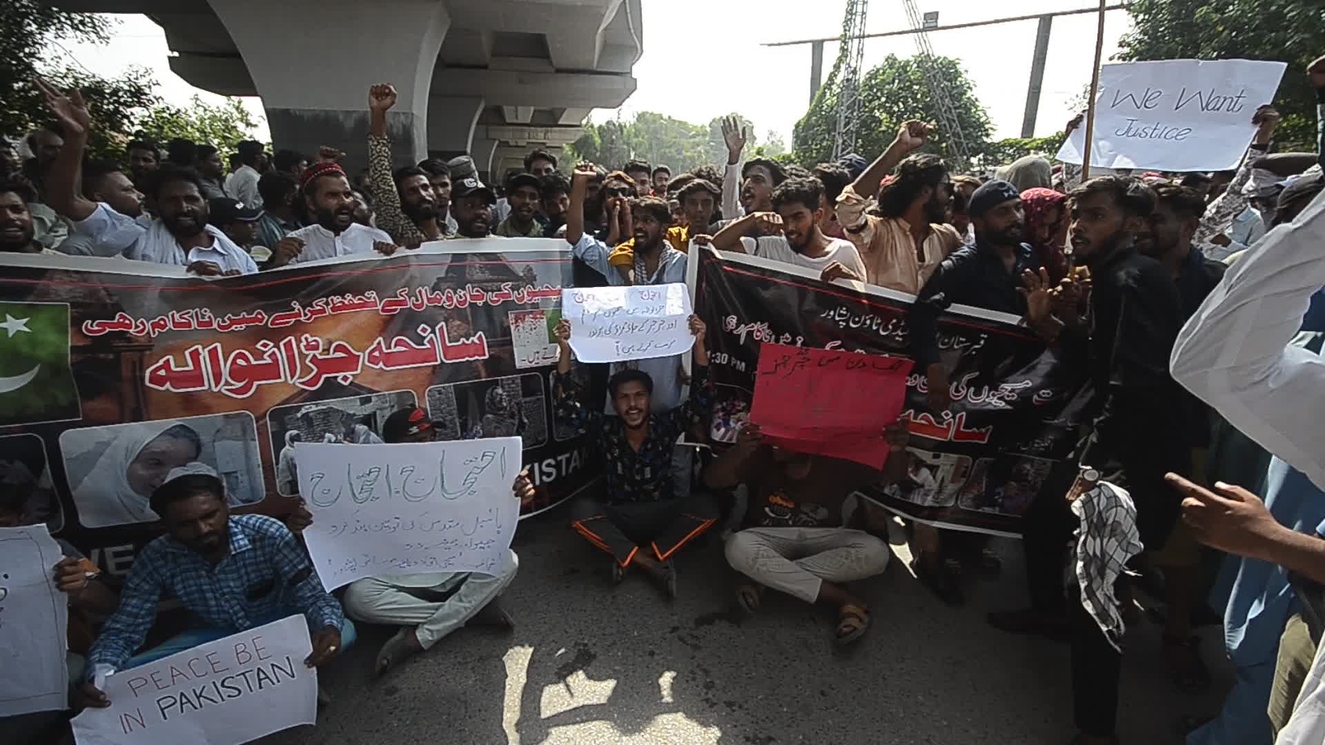 Christians in Peshawar protest mob violence
