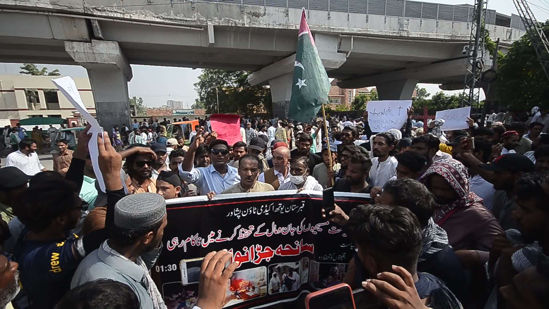Christians in Peshawar protest mob violence
