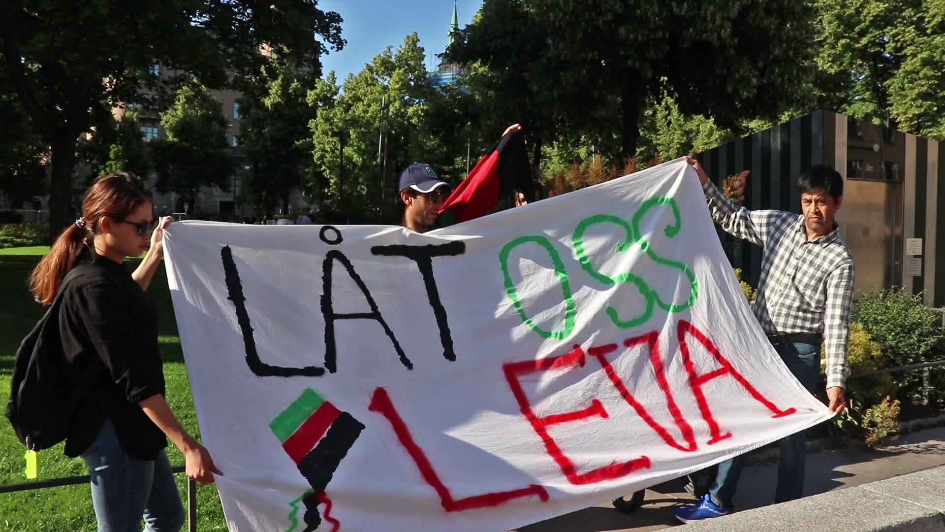 Life without Borders protest march to the Parliament