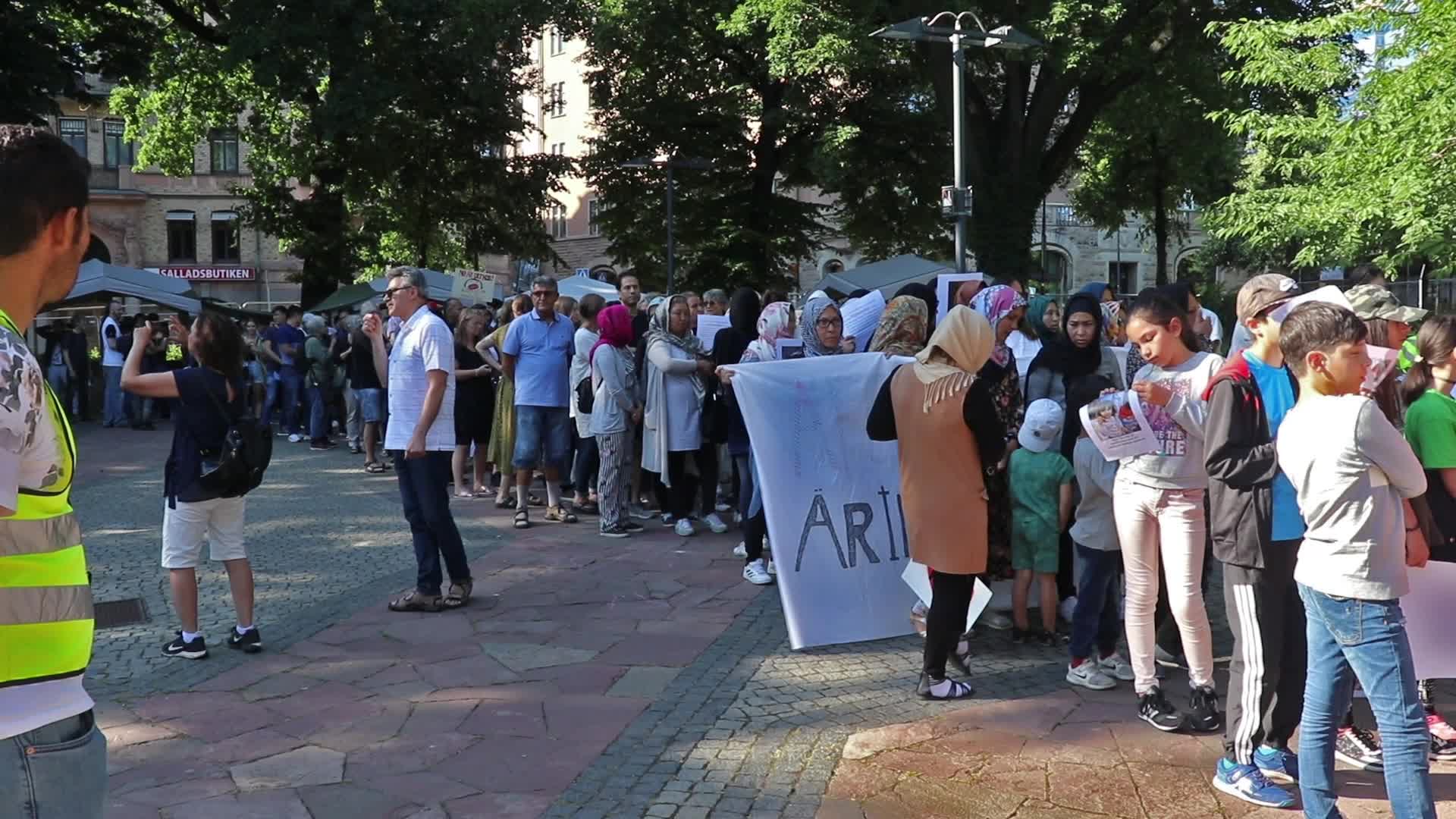 Life without Borders protest march to the Parliament