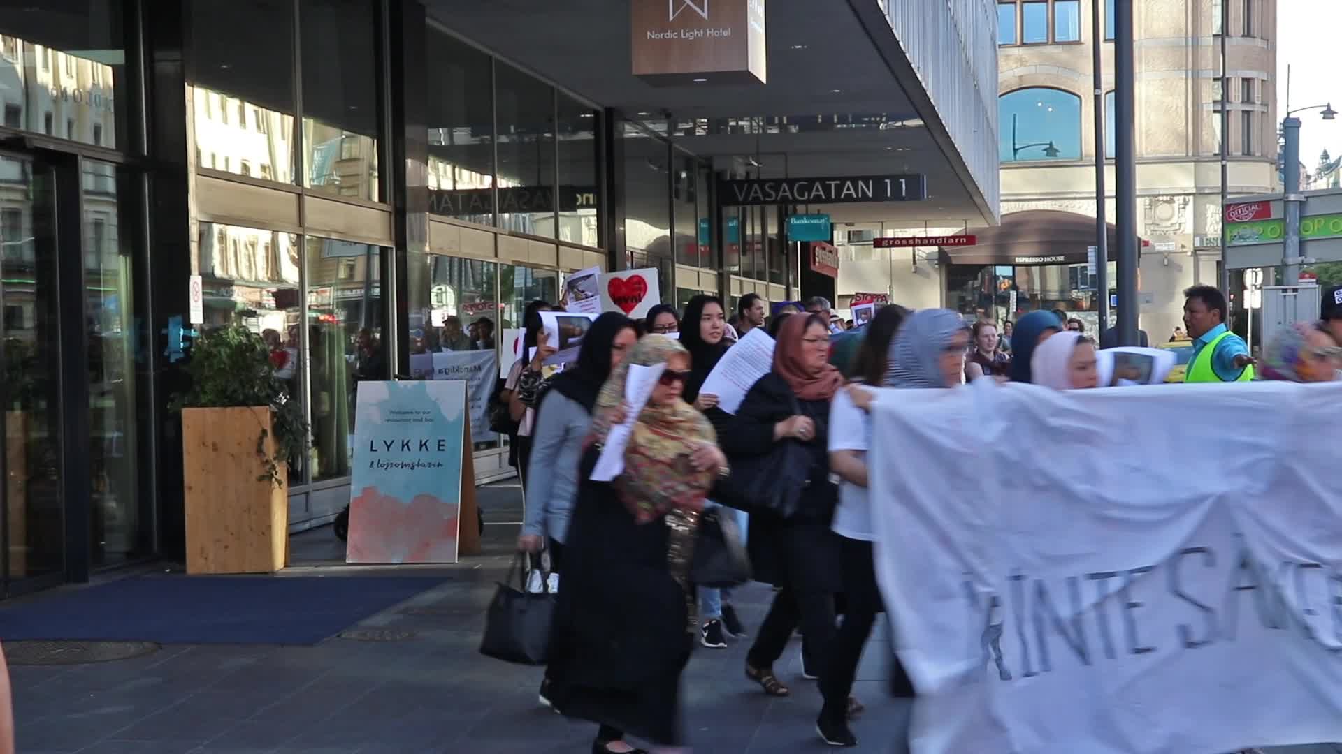 Life without Borders protest march to the Parliament