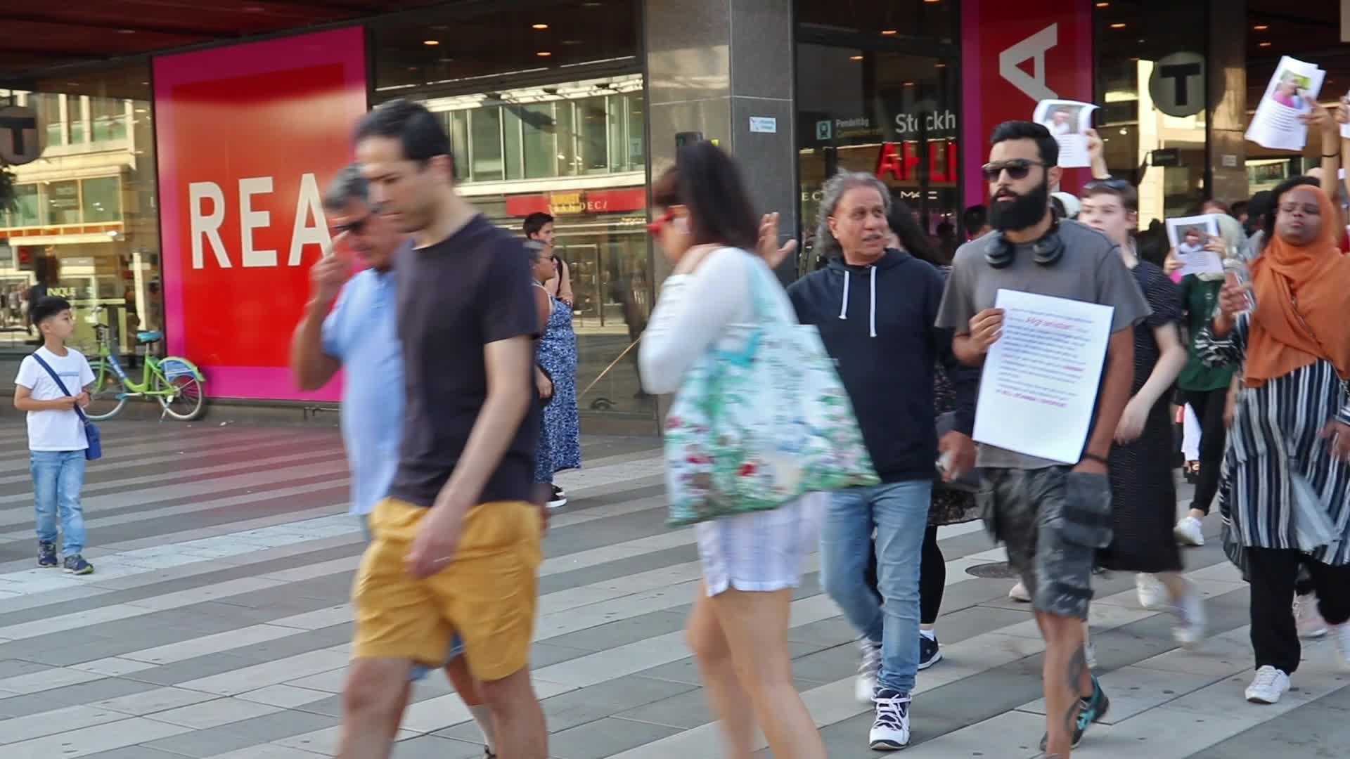 Life without Borders protest march to the Parliament