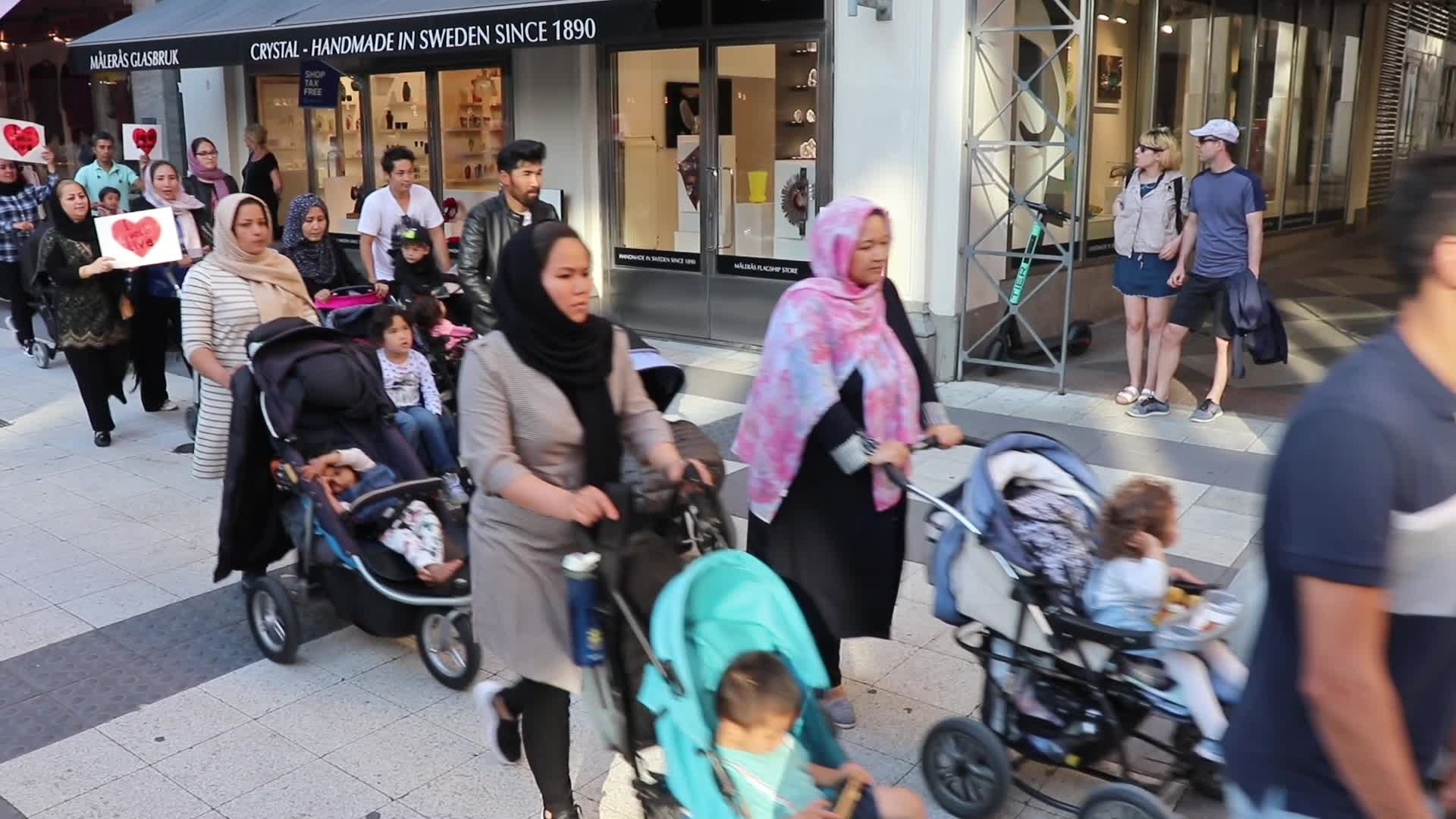Life without Borders protest march to the Parliament