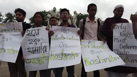 Hundreds protest in Dhaka over India's Kashmir stance
