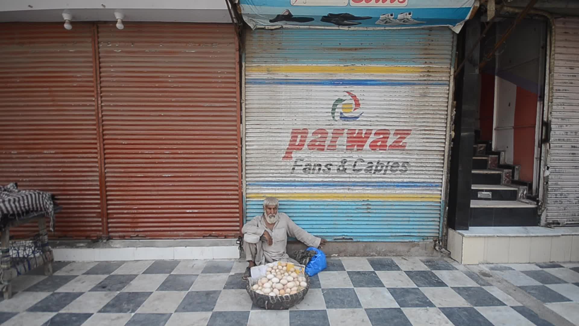 Peshawar Businesses Stage Shutter Down Strike in Protest of Inflation