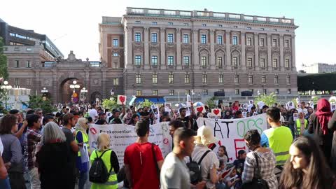 Life without Borders demonstration outside Parliament