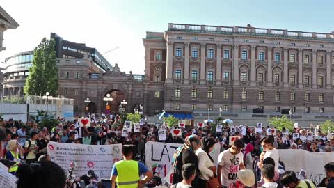 Life without Borders demonstration outside Parliament