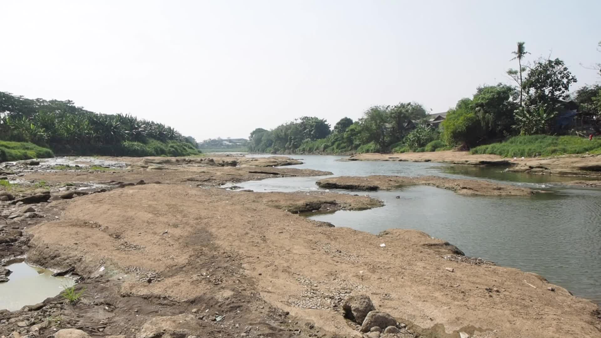 Drought-Induced Low Water Levels in Cisadane River, Tangerang