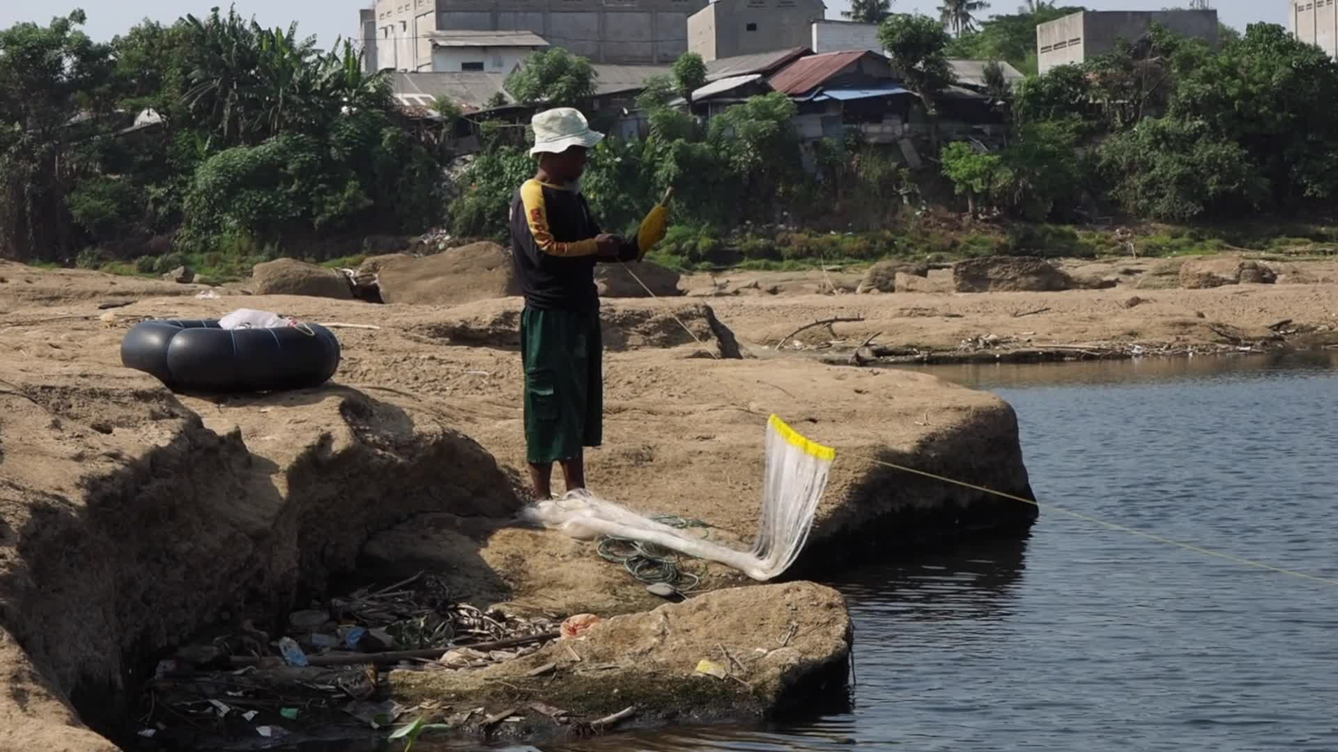 Drought-Induced Low Water Levels in Cisadane River, Tangerang