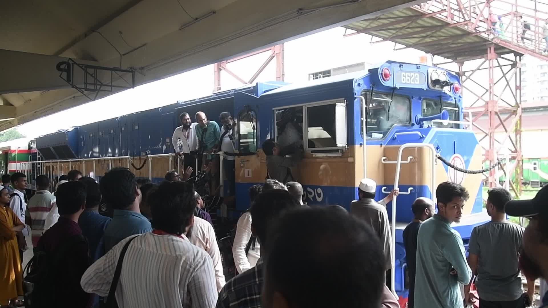 Special train completes test run via Padma Bridge