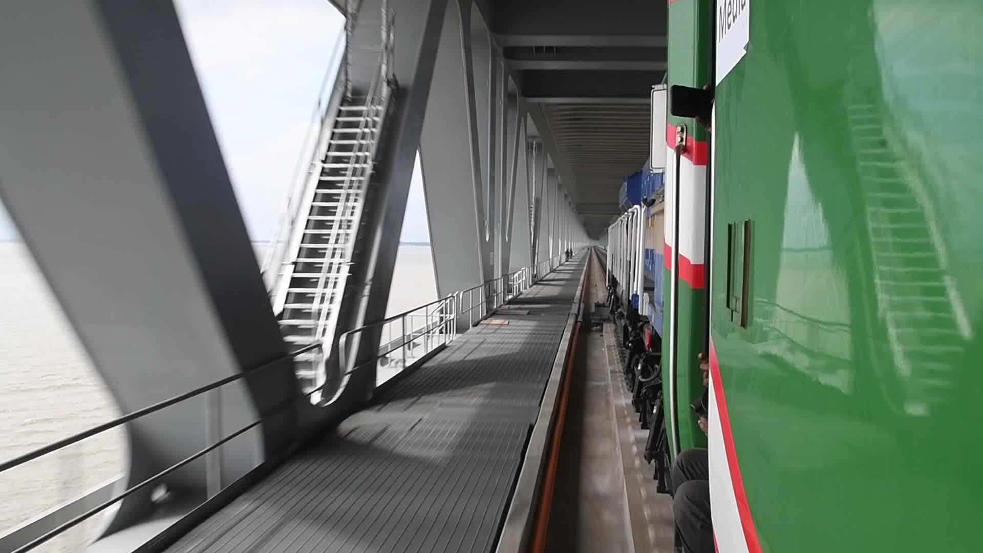 Special train completes test run via Padma Bridge