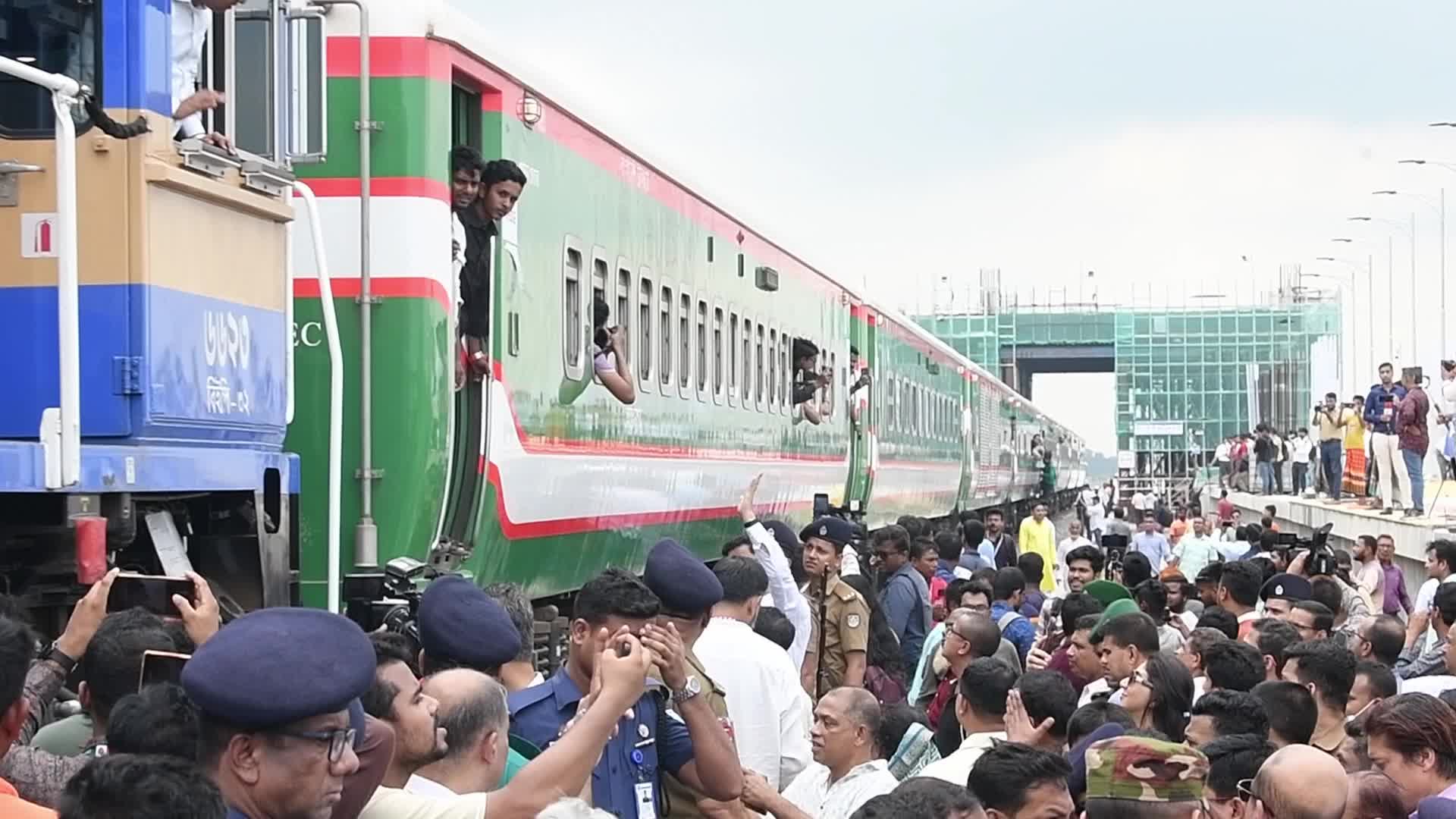 Special train completes test run via Padma Bridge