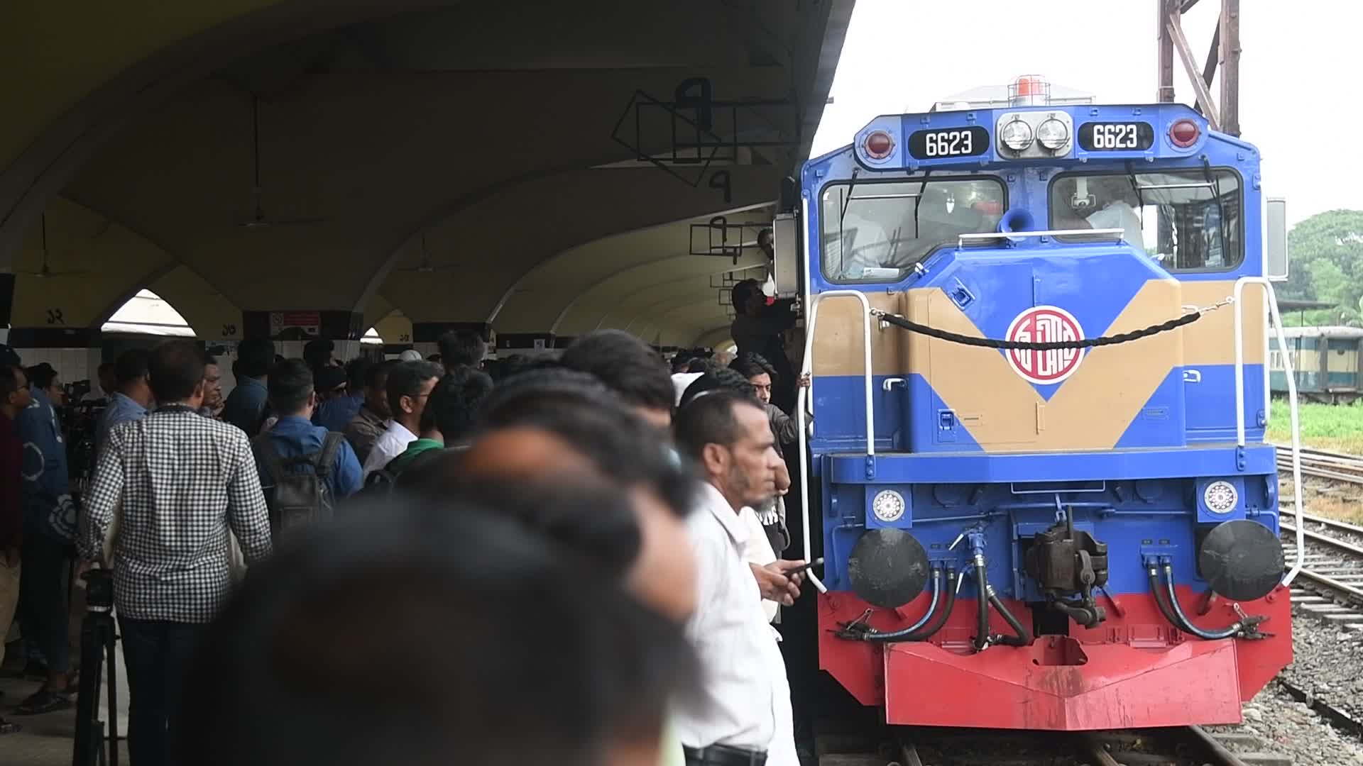 Special train completes test run via Padma Bridge