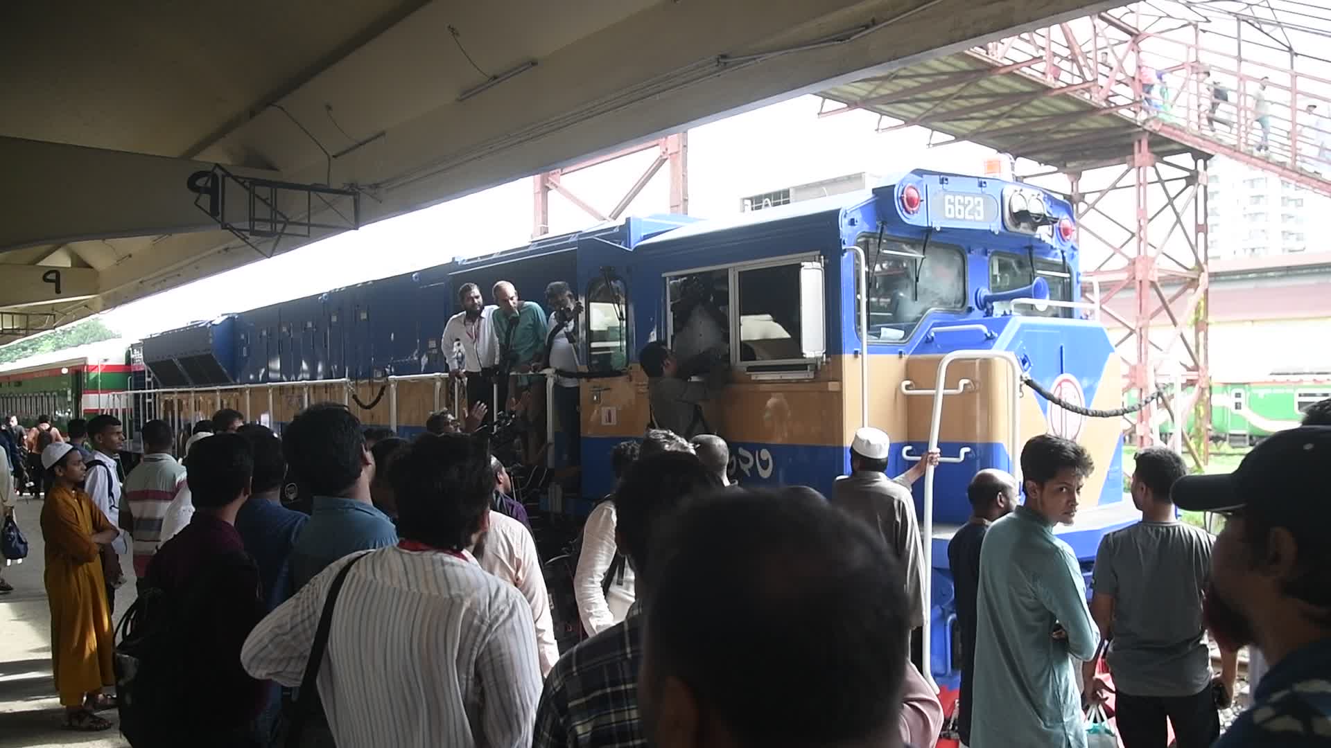 Special train completes test run via Padma Bridge