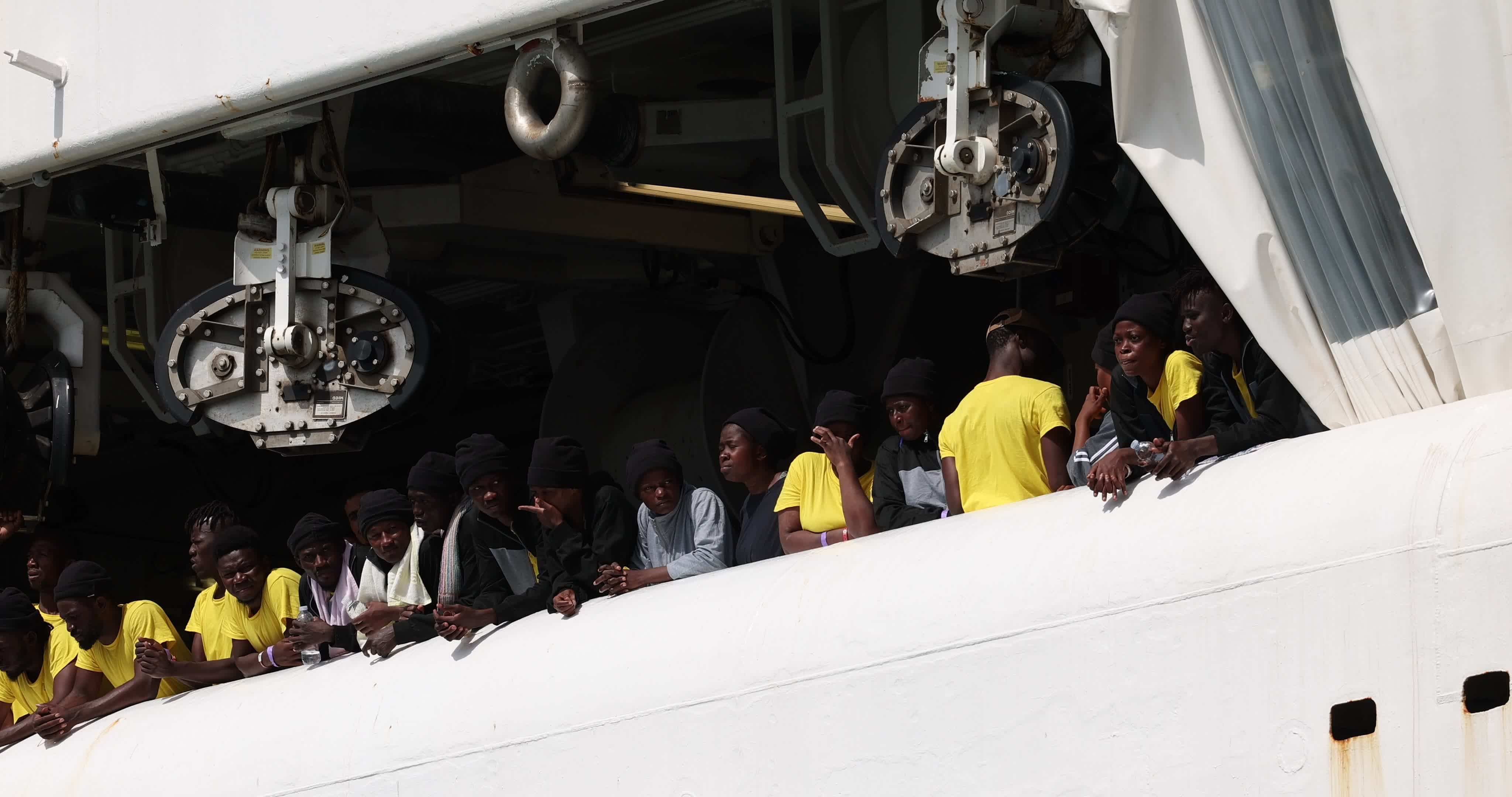 Geo Barents Arrives in Italy's Brindisi Port With 471 Migrants