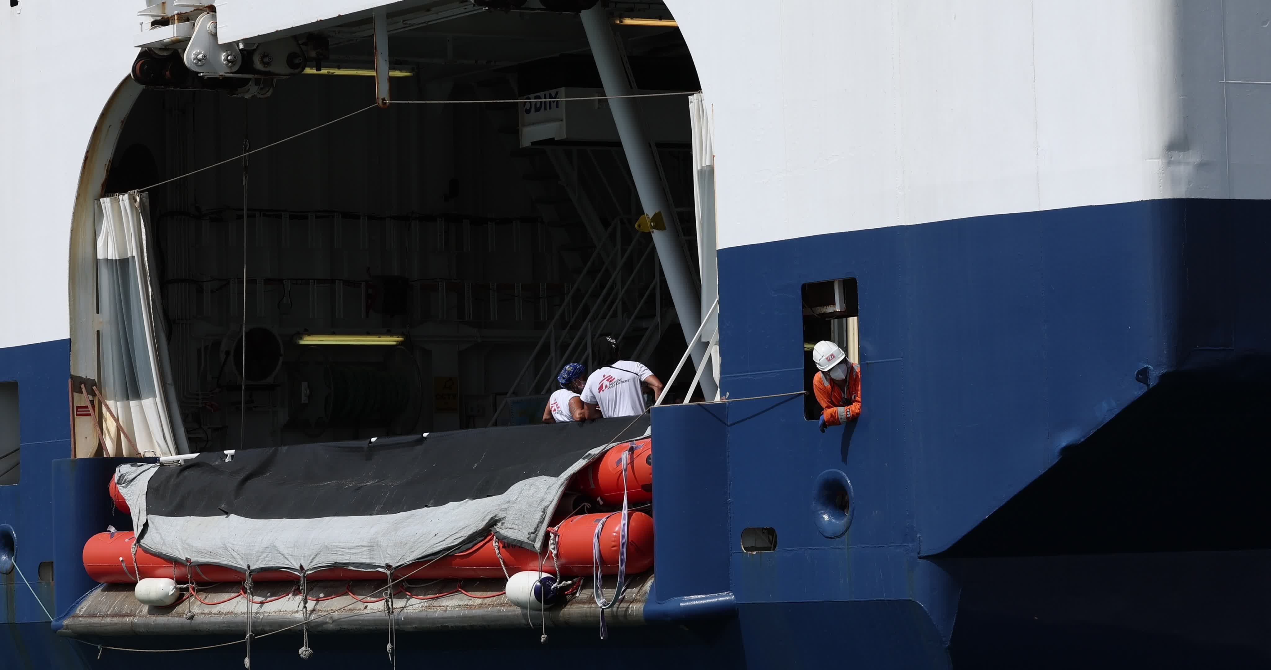Geo Barents Arrives in Italy's Brindisi Port With 471 Migrants