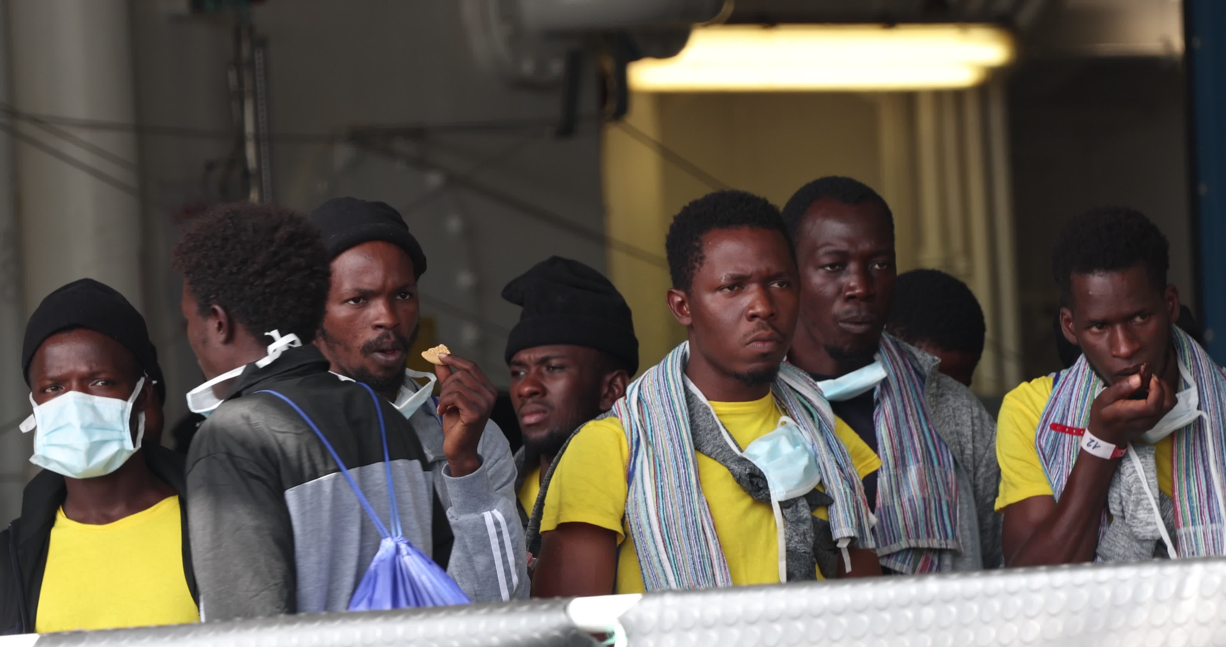 Geo Barents Arrives in Italy's Brindisi Port With 471 Migrants