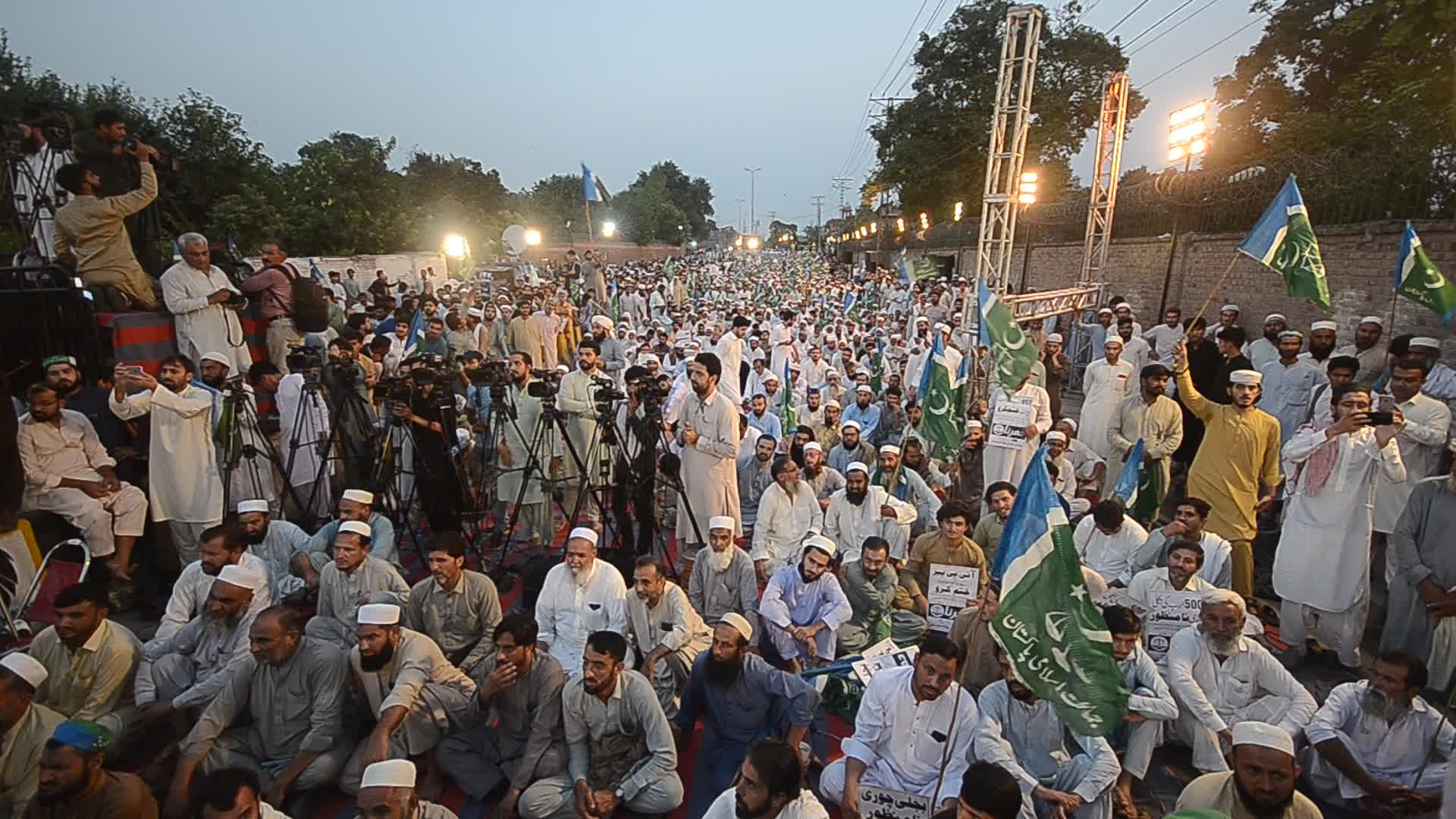 Jamat-e-Islami protest against inflation and rising fuel prices in Peshawar

