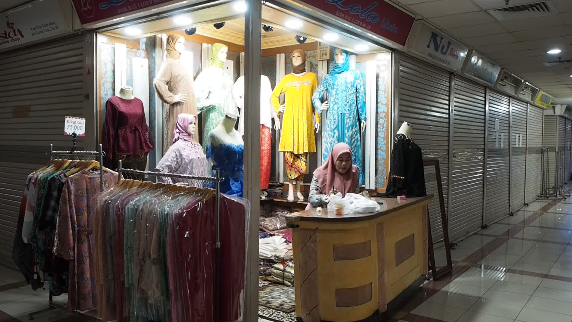 Jakarta's Tanah Abang Market Struggles with E-commerce Shift