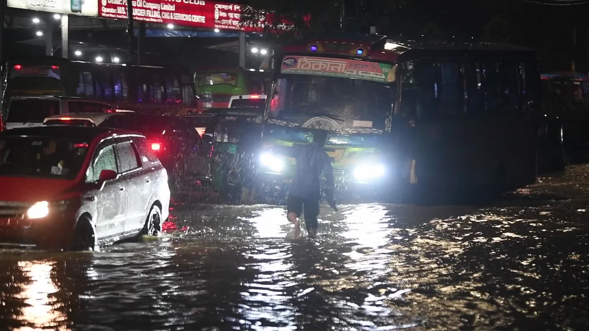 Heavy rainfall in Dhaka