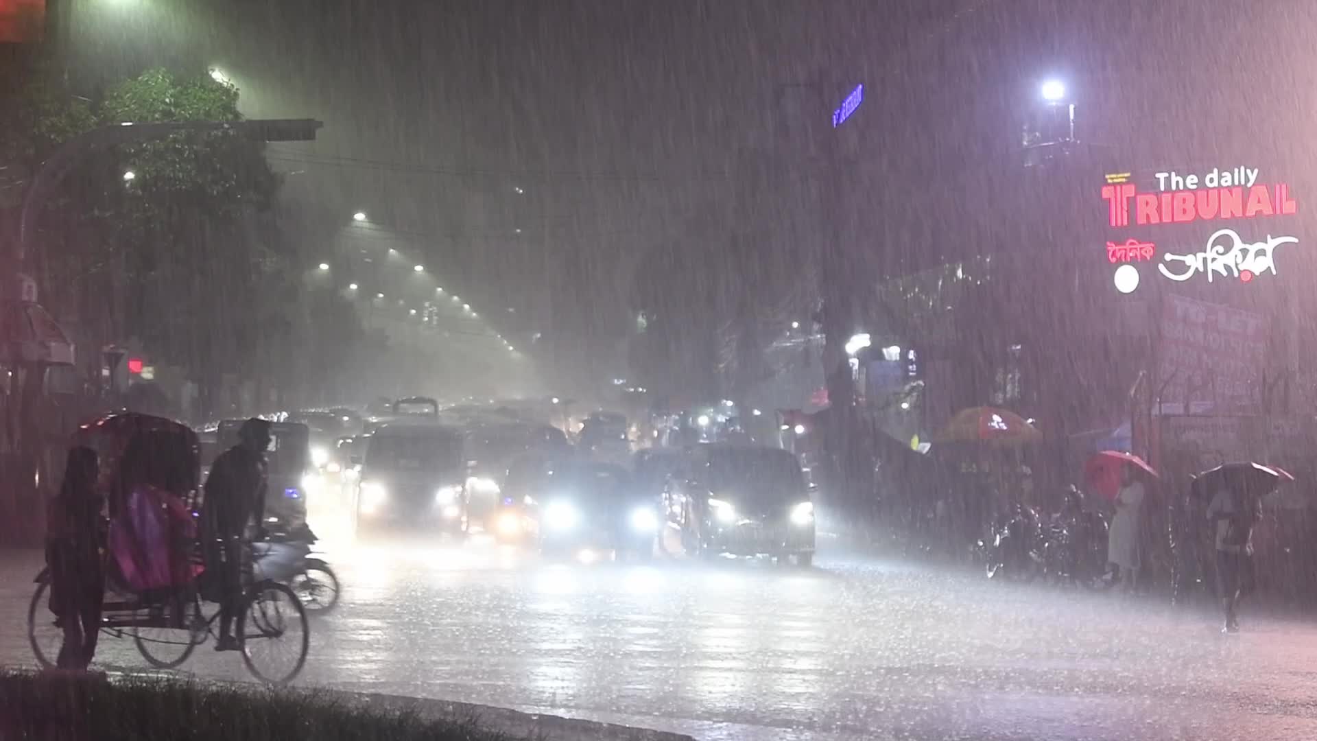 Heavy rainfall in Dhaka