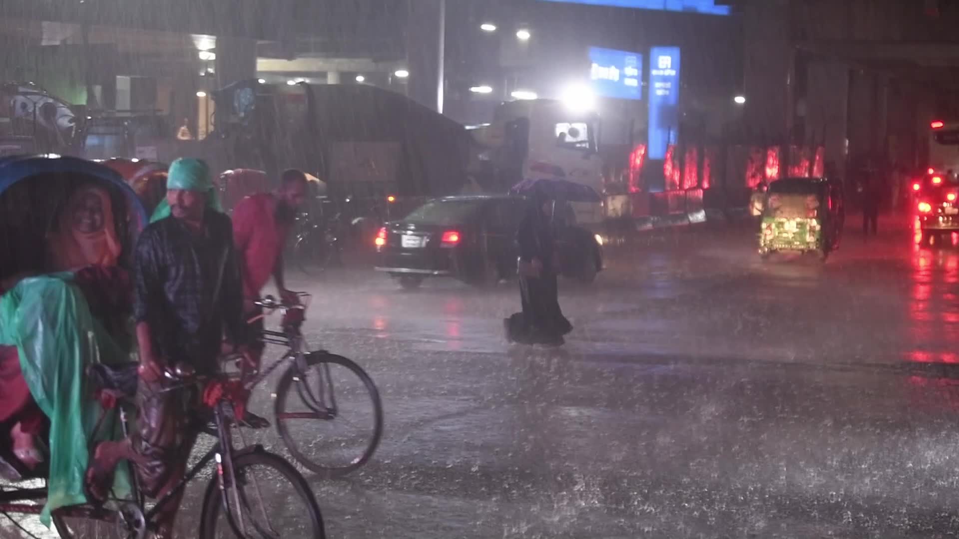 Heavy rainfall in Dhaka
