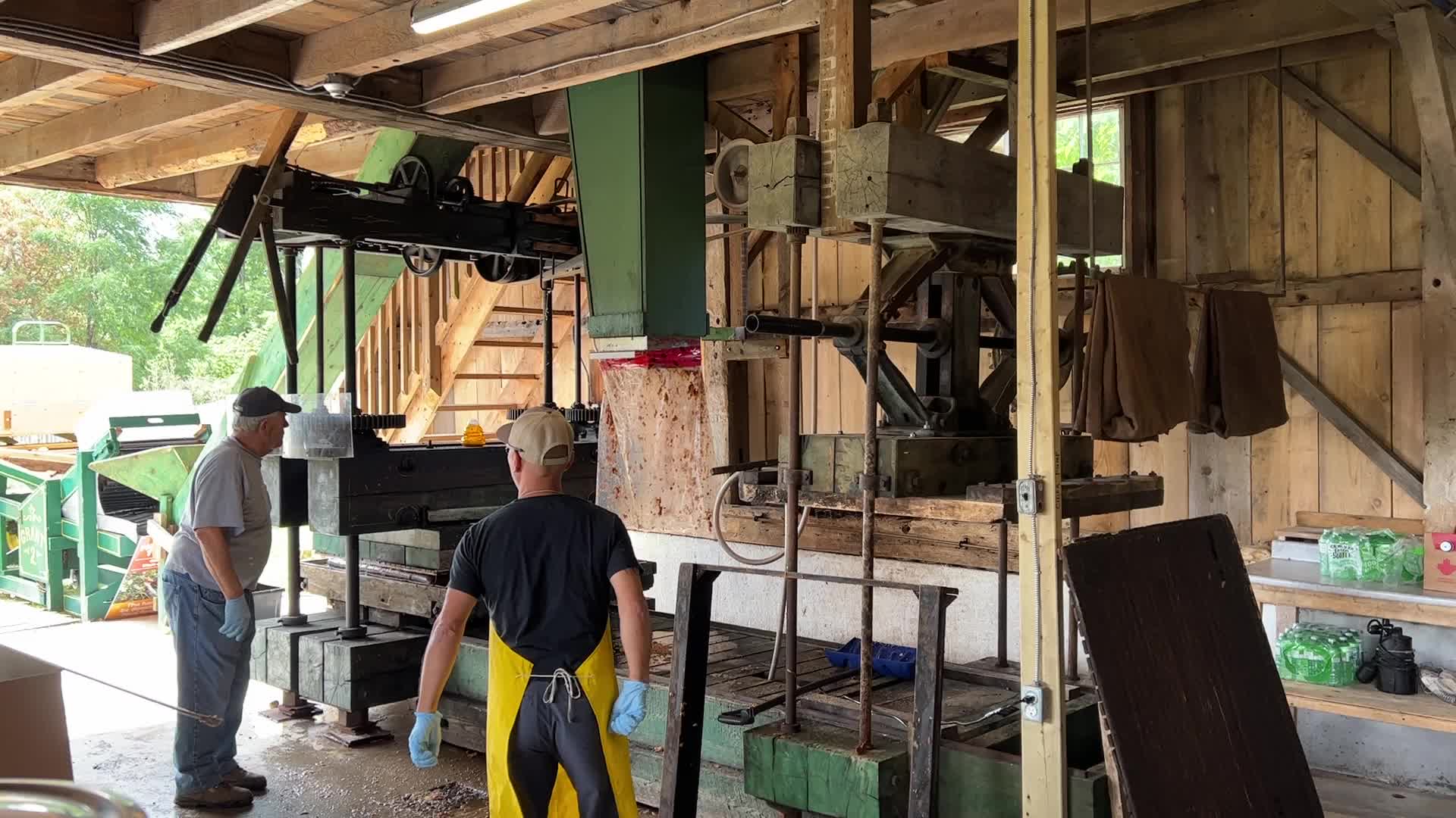 Apple cider production in Canada