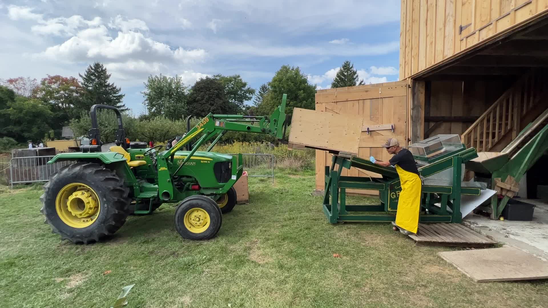 Apple cider production in Canada