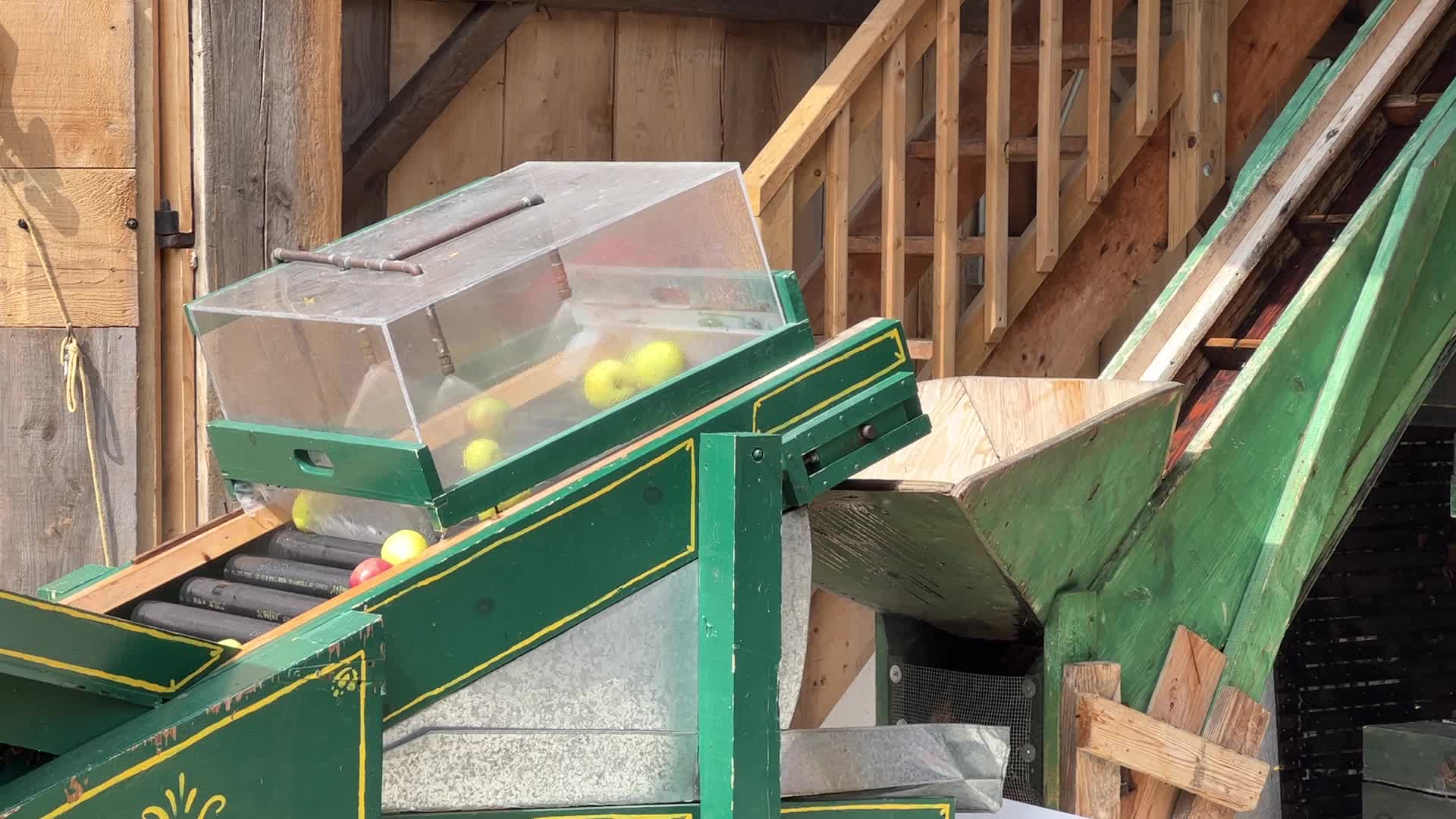 Apple cider production in Canada