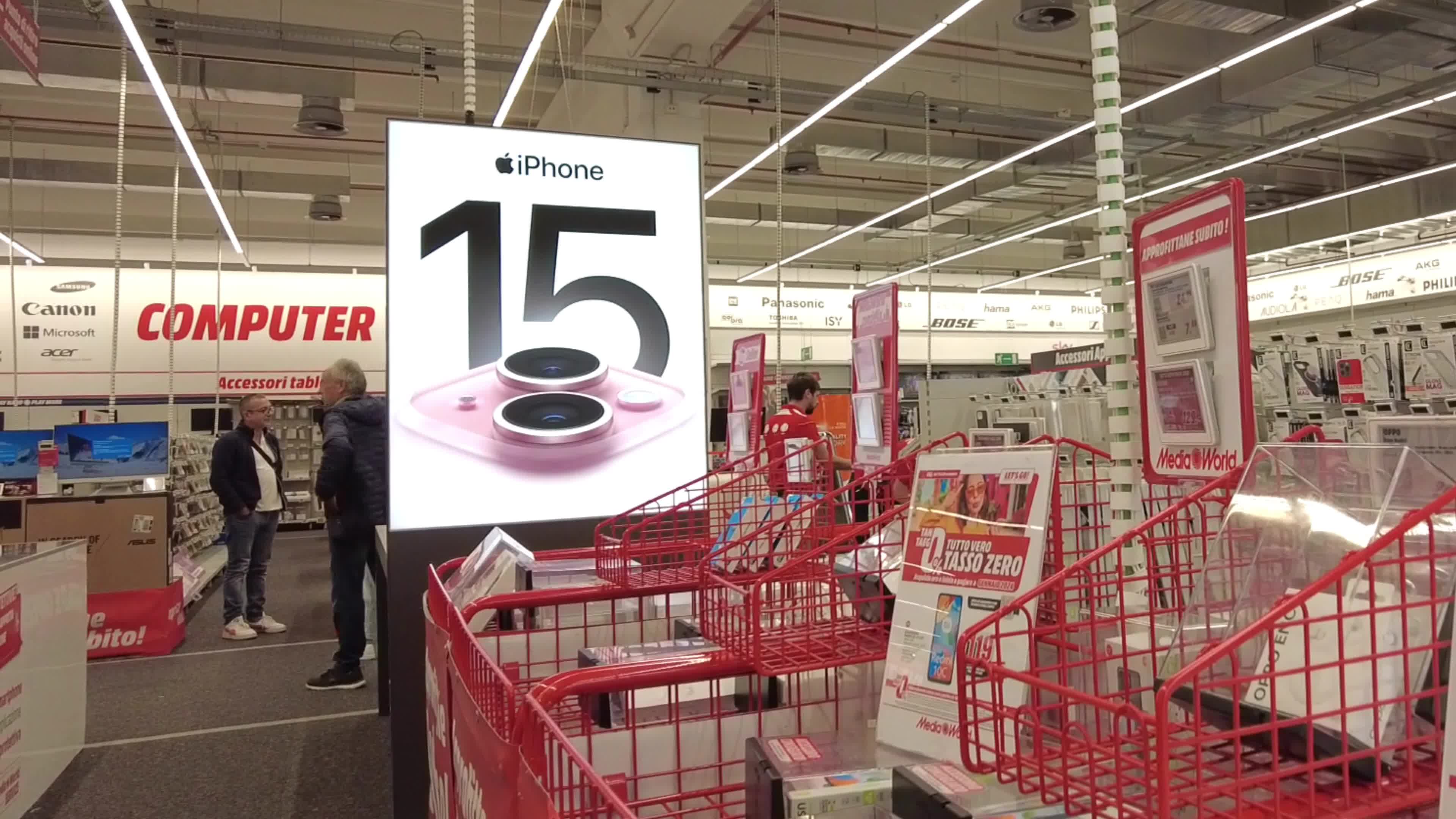 Apple IPhone 15 On Sale In Italy