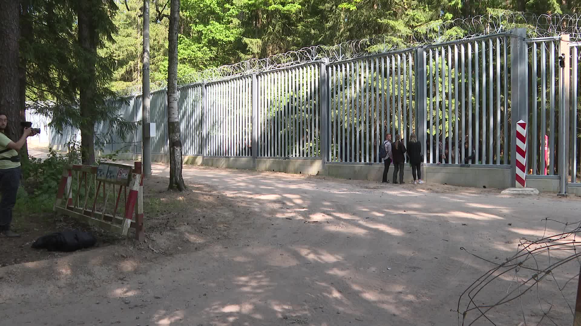 Migrants stuck at Poland's border wall with Belarus